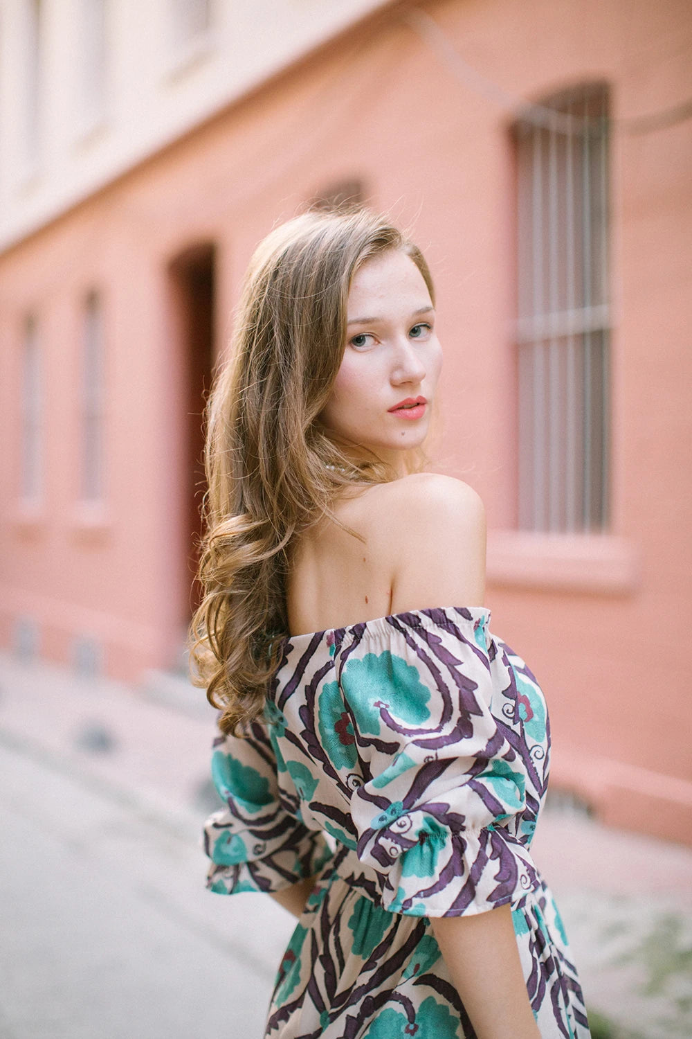 Vintage Suzani Düşük Omuzlu Keten Elbise – Turkuaz