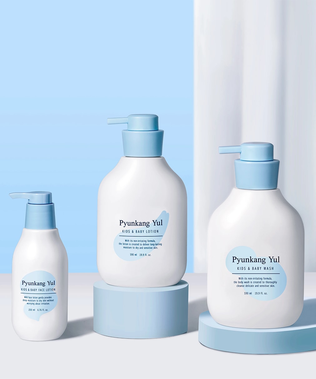 Kids & Baby Line Gift Set (3 Types) (Kids&Baby Lotion 590ml+Wash590ml+Towel) - Bebek ve Çocuk Cilt ve Vücut Bakım Seti (Losyon + Temizleyici + Havlu)