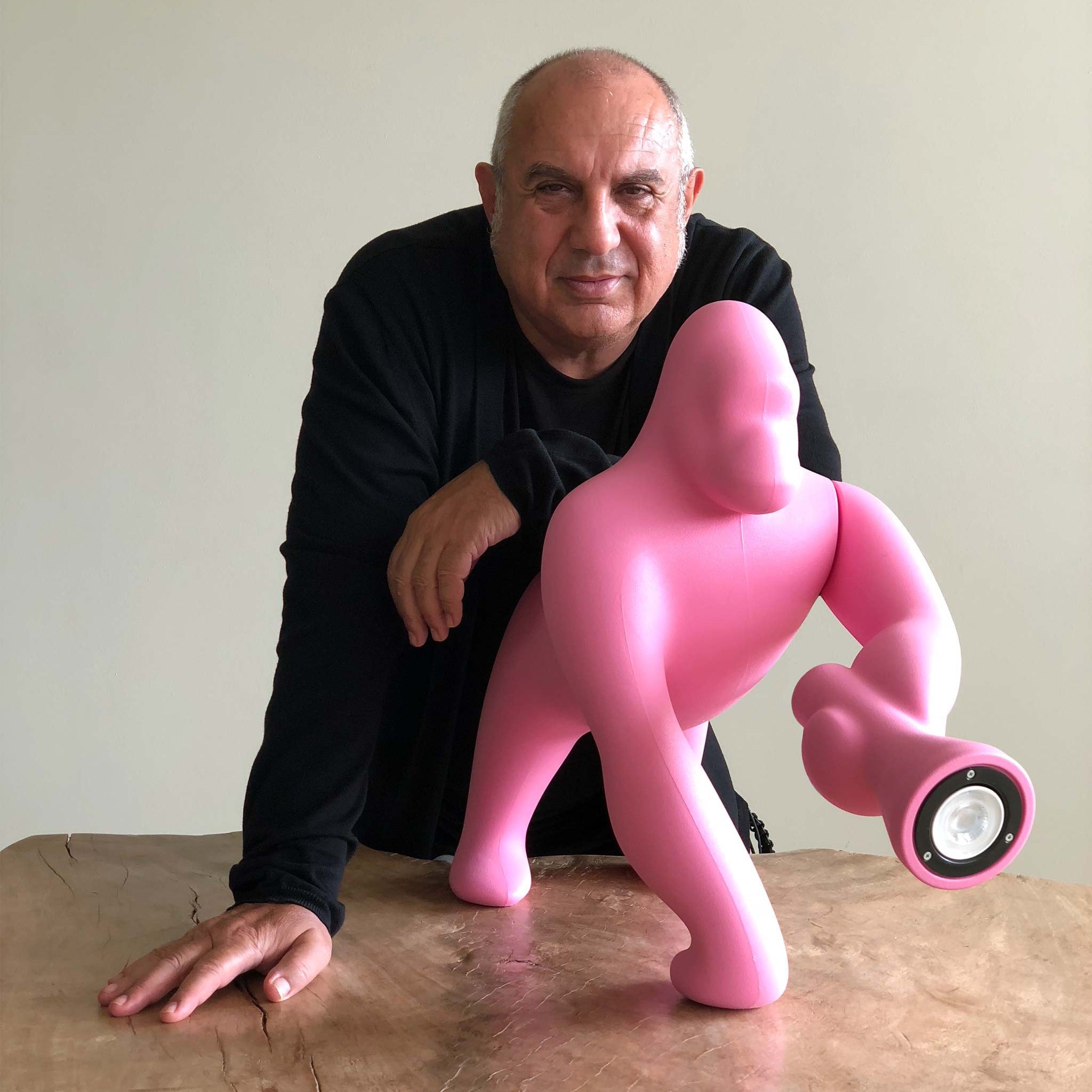 Qeeboo-Kong Xs Siyah Masaüstü Aydınlatması-Masa Lambası-4-Milagron.com