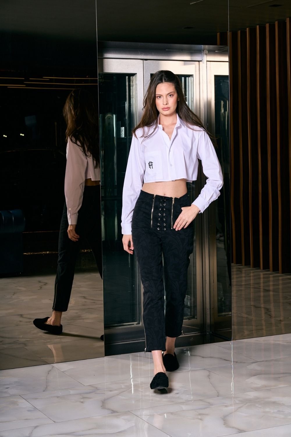 Rafael Fernè-Beyaz Logo Crop Gömlek-Gömlek-1-Milagron.com