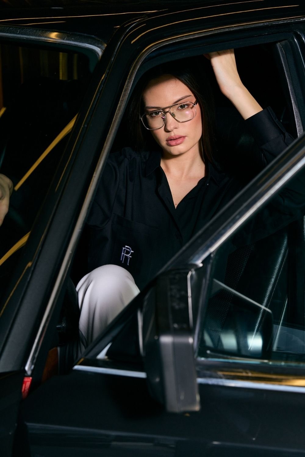 Rafael Fernè-Siyah Logo Crop Gömlek-Gömlek-4-Milagron.com