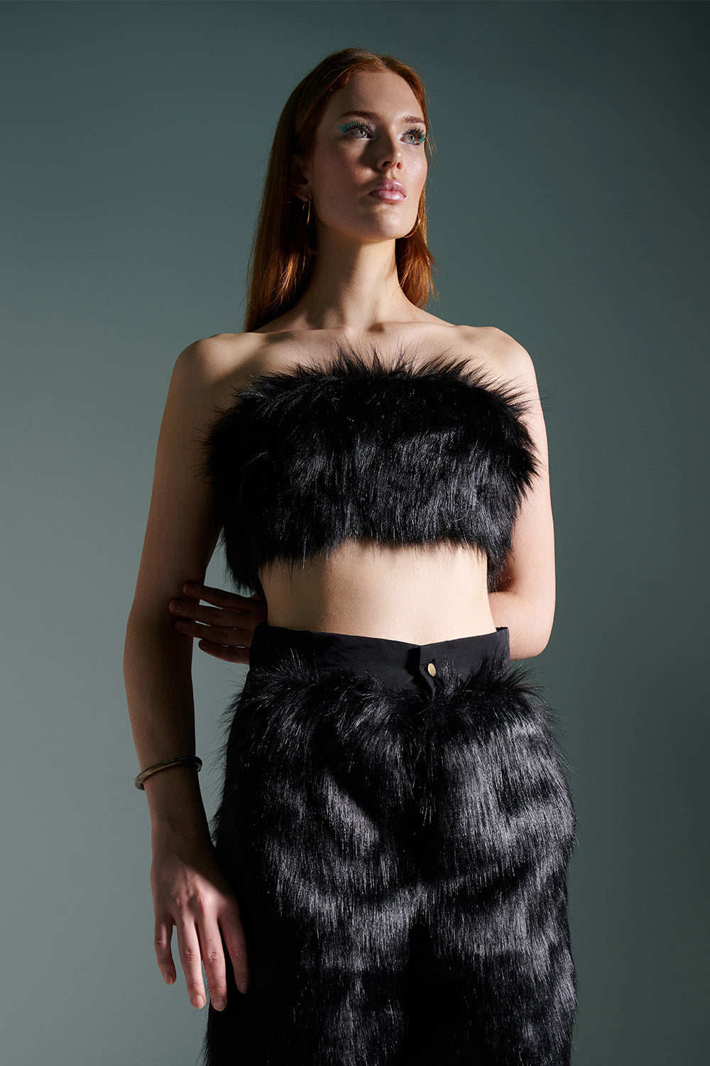 Ramme-Ala Glamour Black Fur Top-Top-1-Milagron.com
