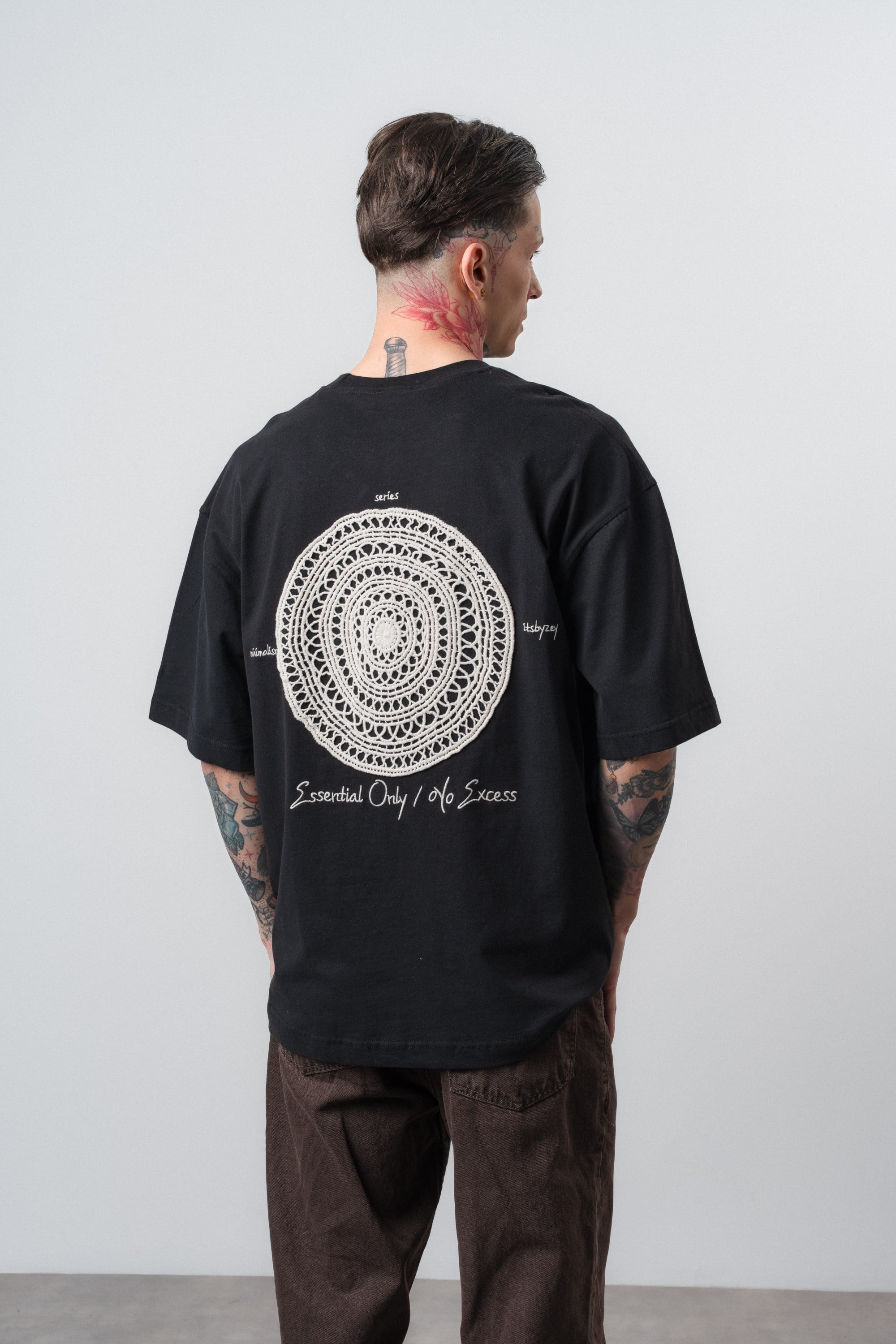 Erkek Essential Nakış Detaylı Oversize T-Shirt Siyah