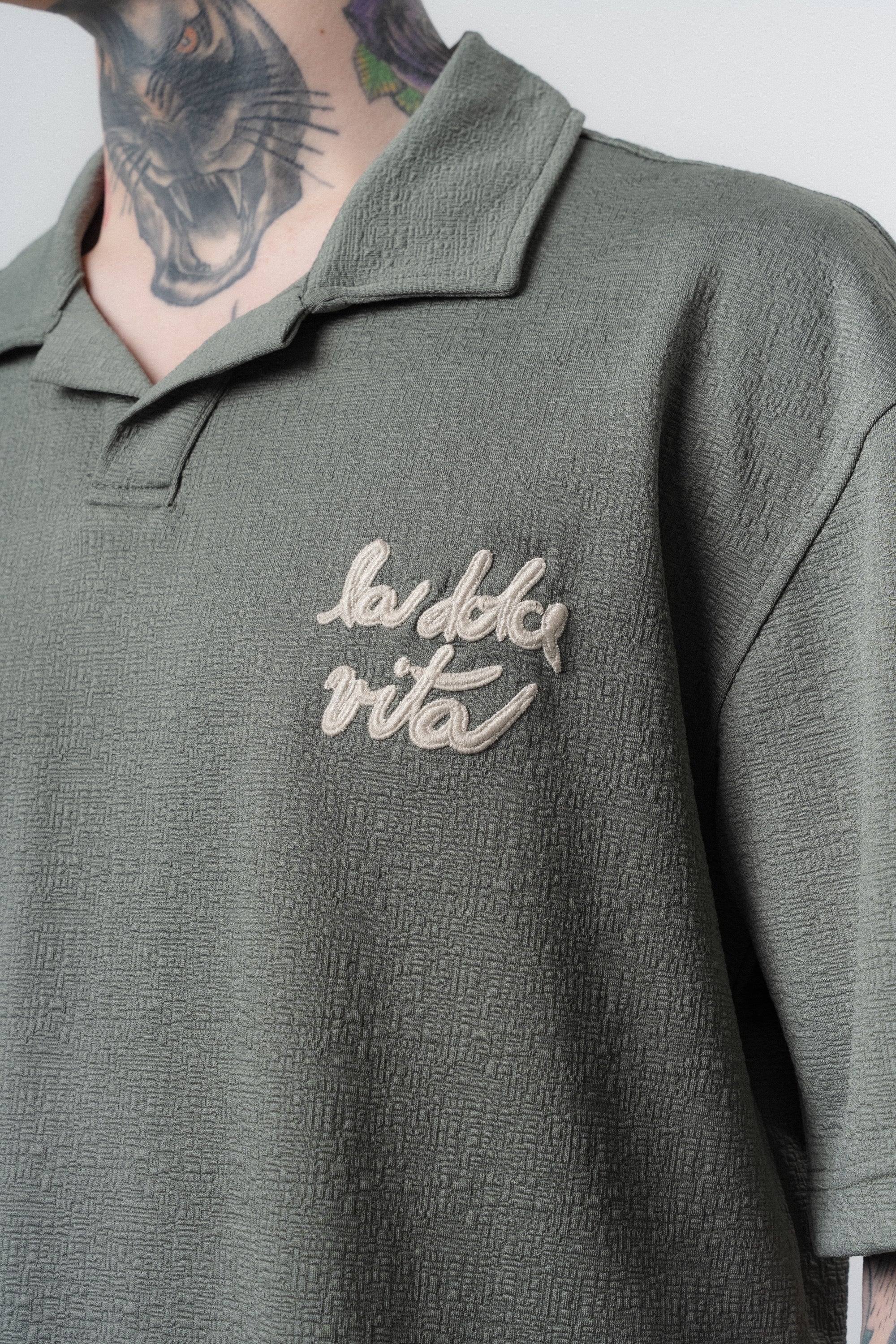 Erkek La Dolce Vita Yazılı Regular Fit T-Shirt Şort Takım Haki