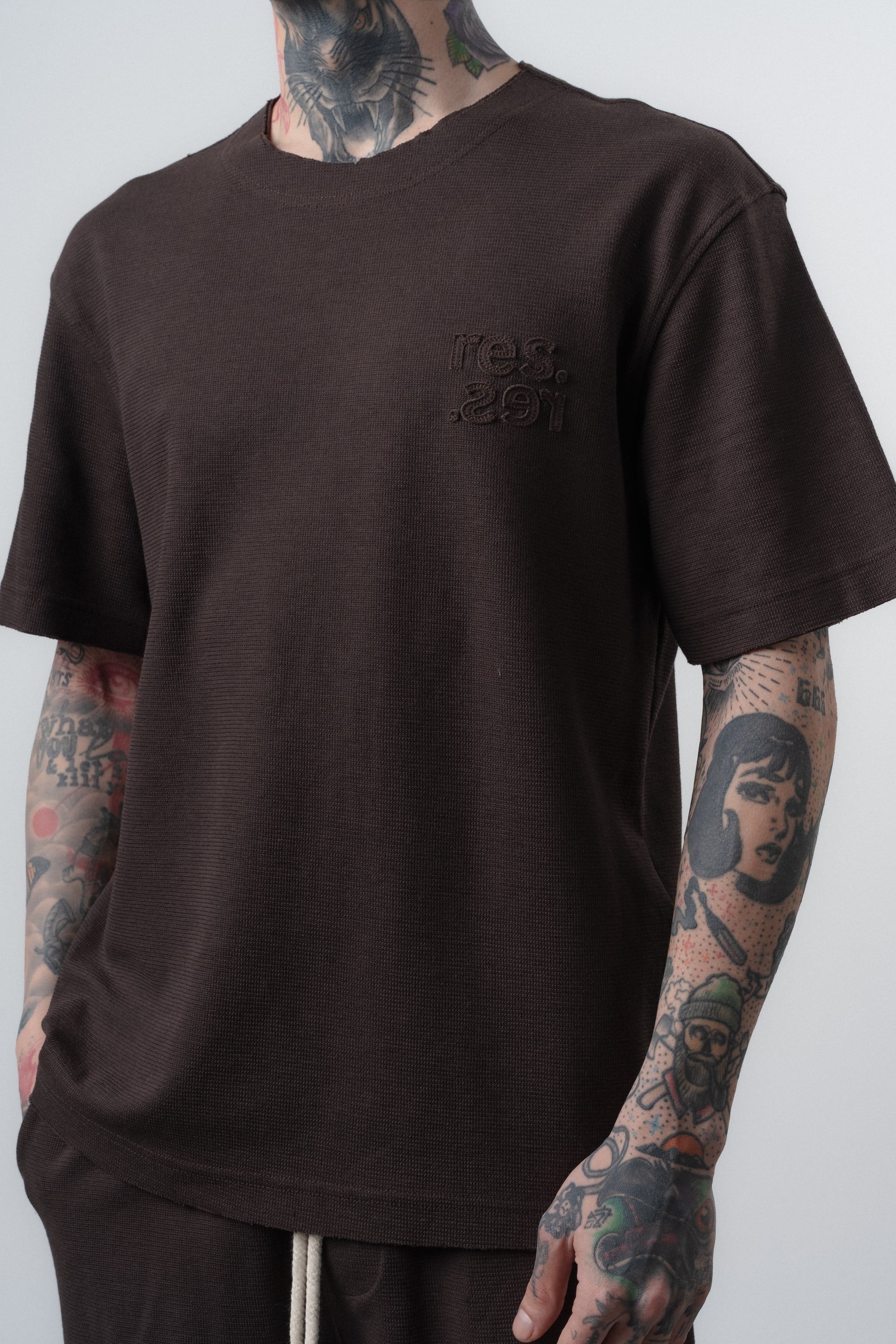 Erkek Pis Dikişli Regular Fit T-Shirt Şort Takım Kahve