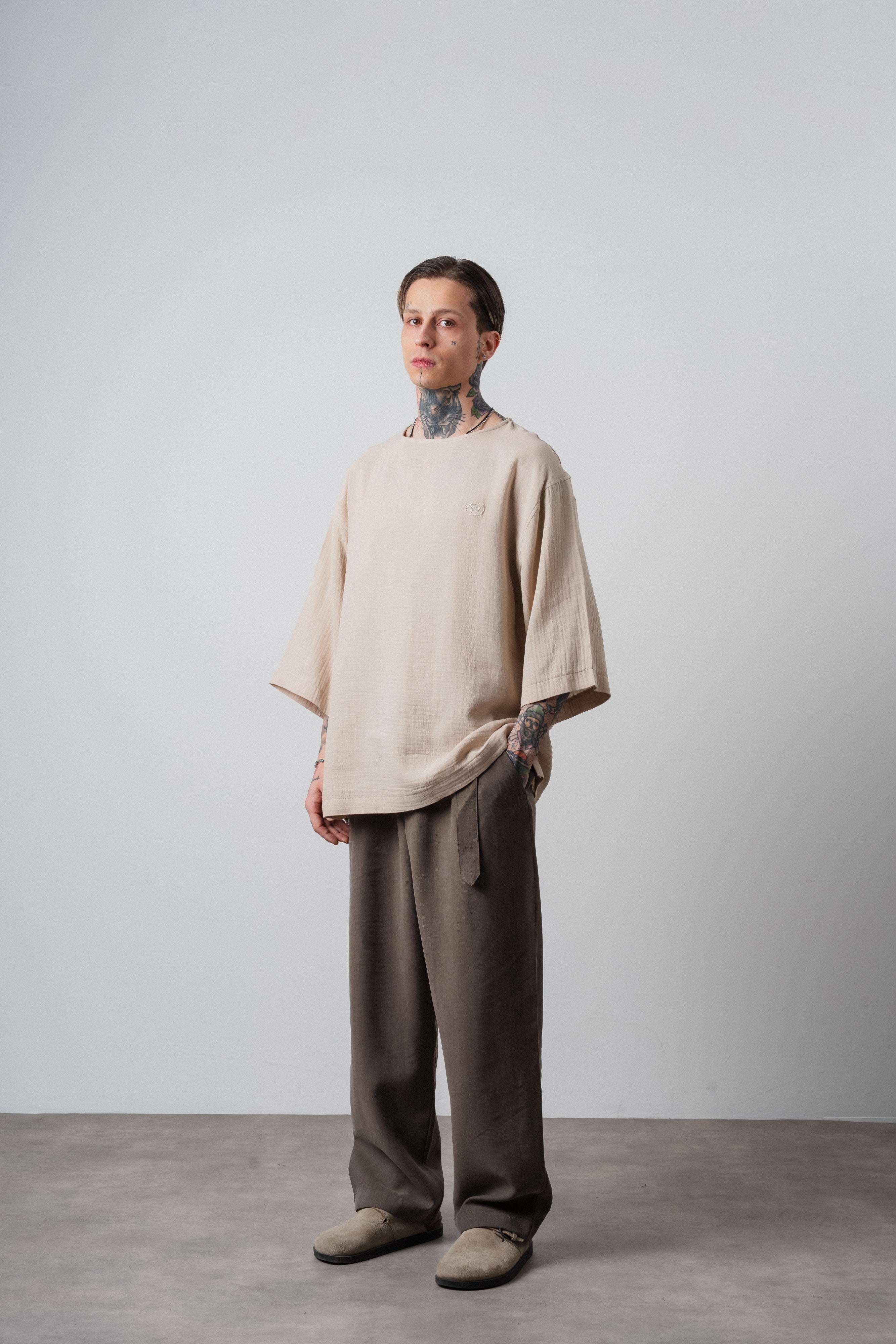 Erkek R Nakışlı Fakir Kol Müslin Oversize T-Shirt Bej