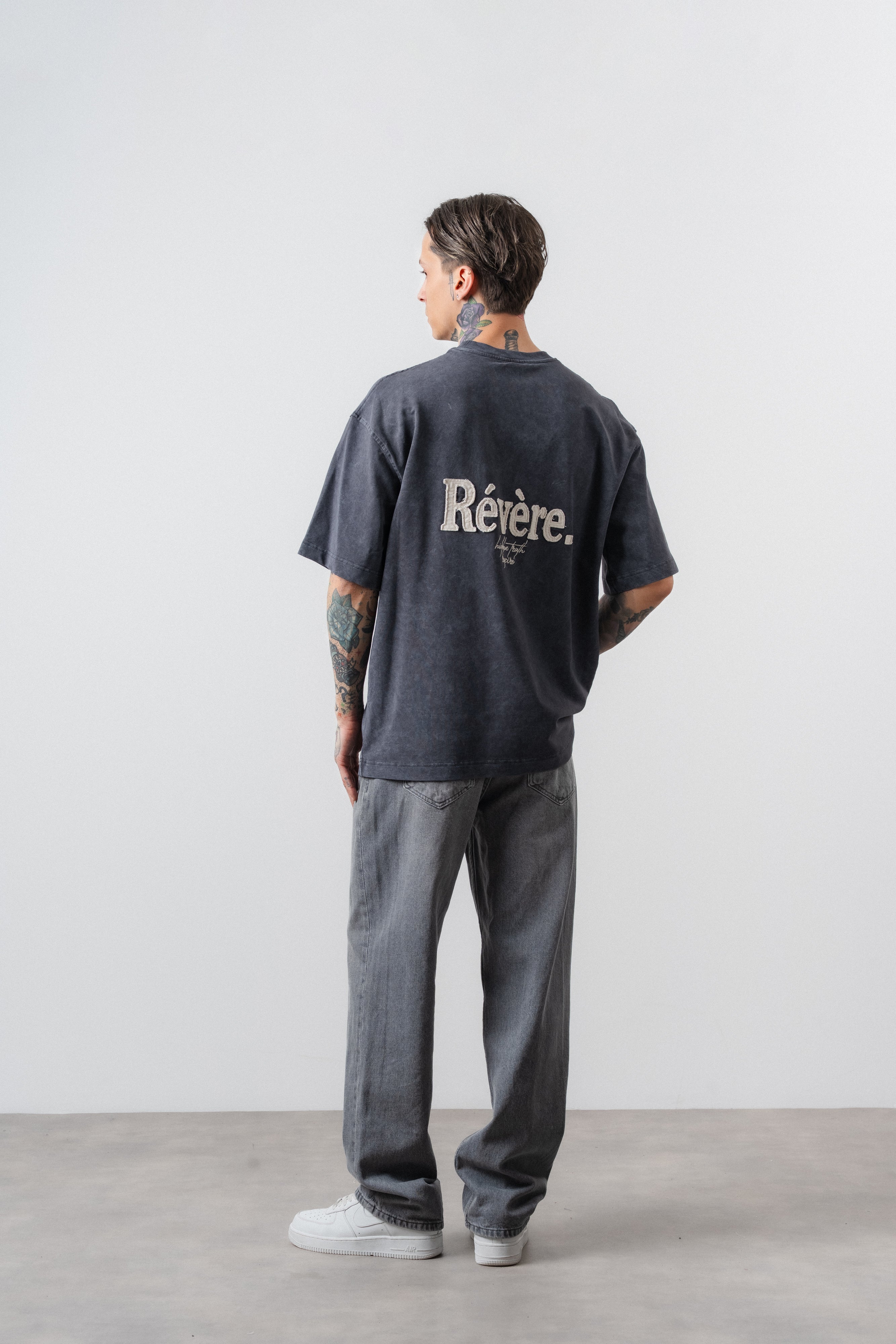 Erkek Revere Nakışlı Yıkamalı Oversize T-Shirt Füme