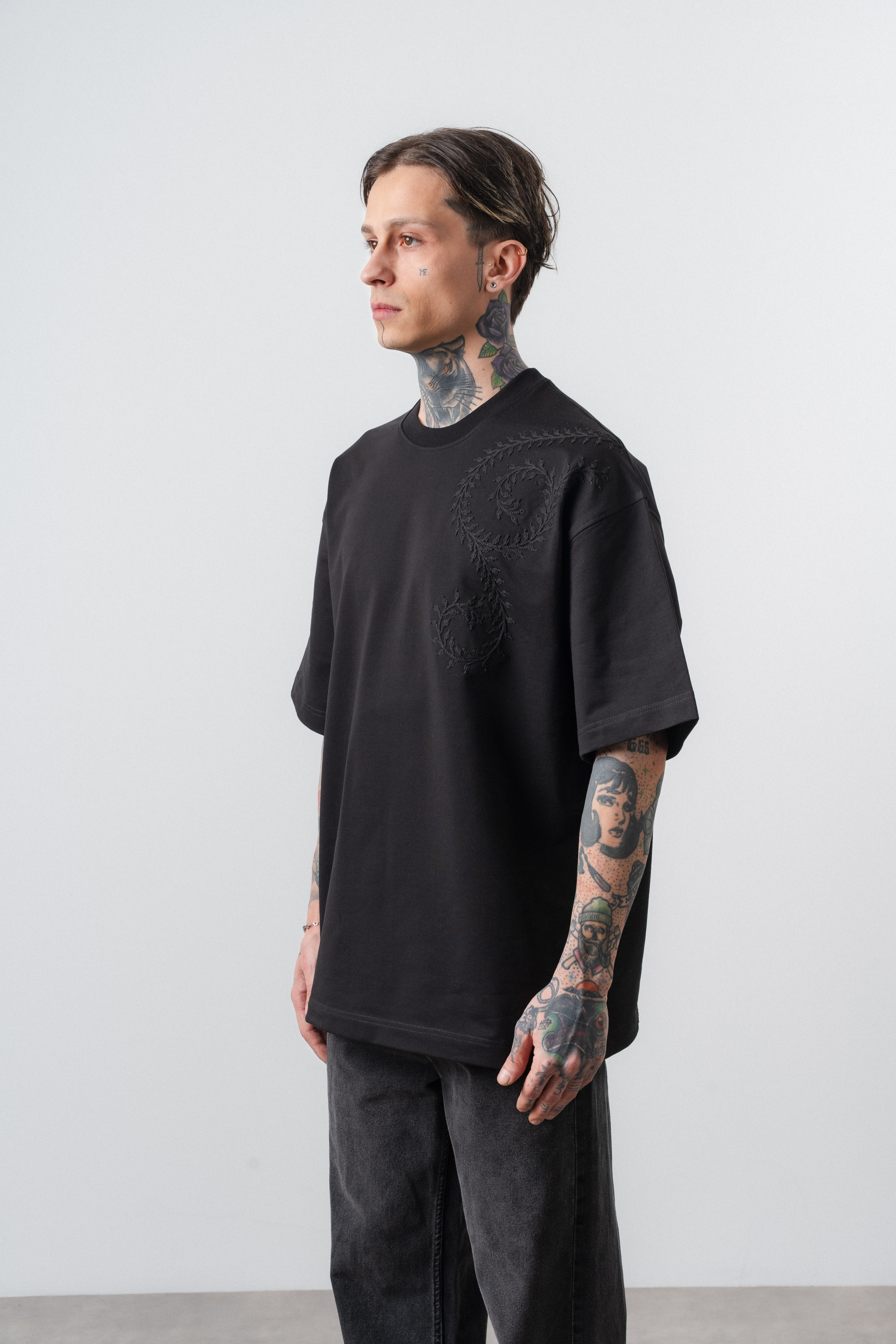 Erkek Spiral Nakış Detaylı Oversize T-Shirt Siyah