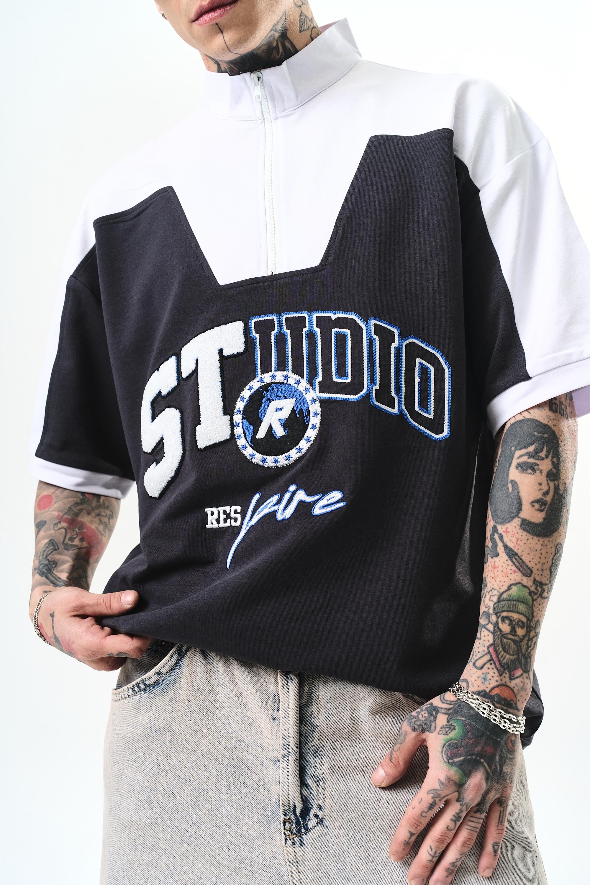 Erkek Studio Nakışlı Yarım Fermuarlı Oversize T-Shirt Füme