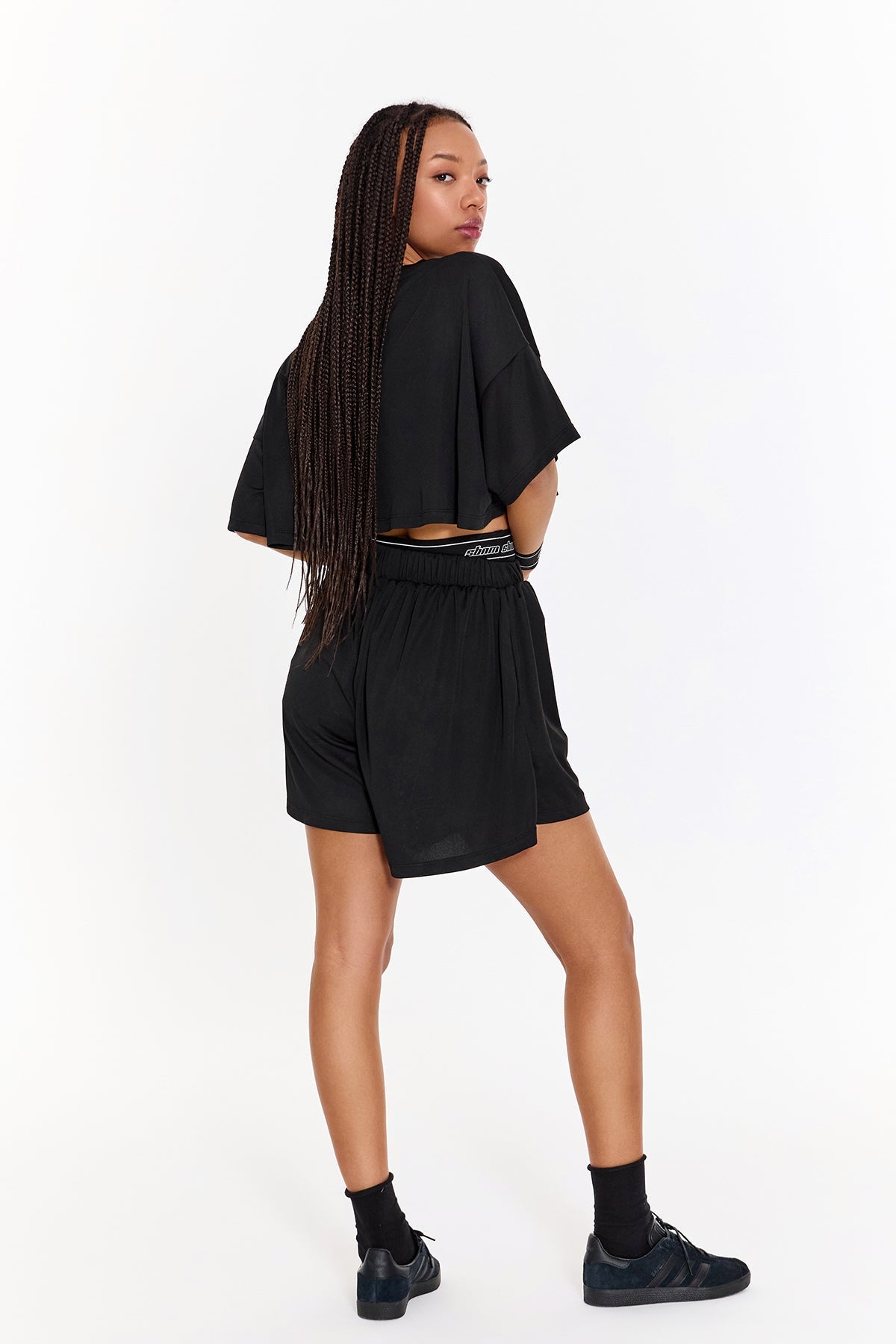 SBNM-Pull On Yoga Short In Black-Şort-4-Milagron.com