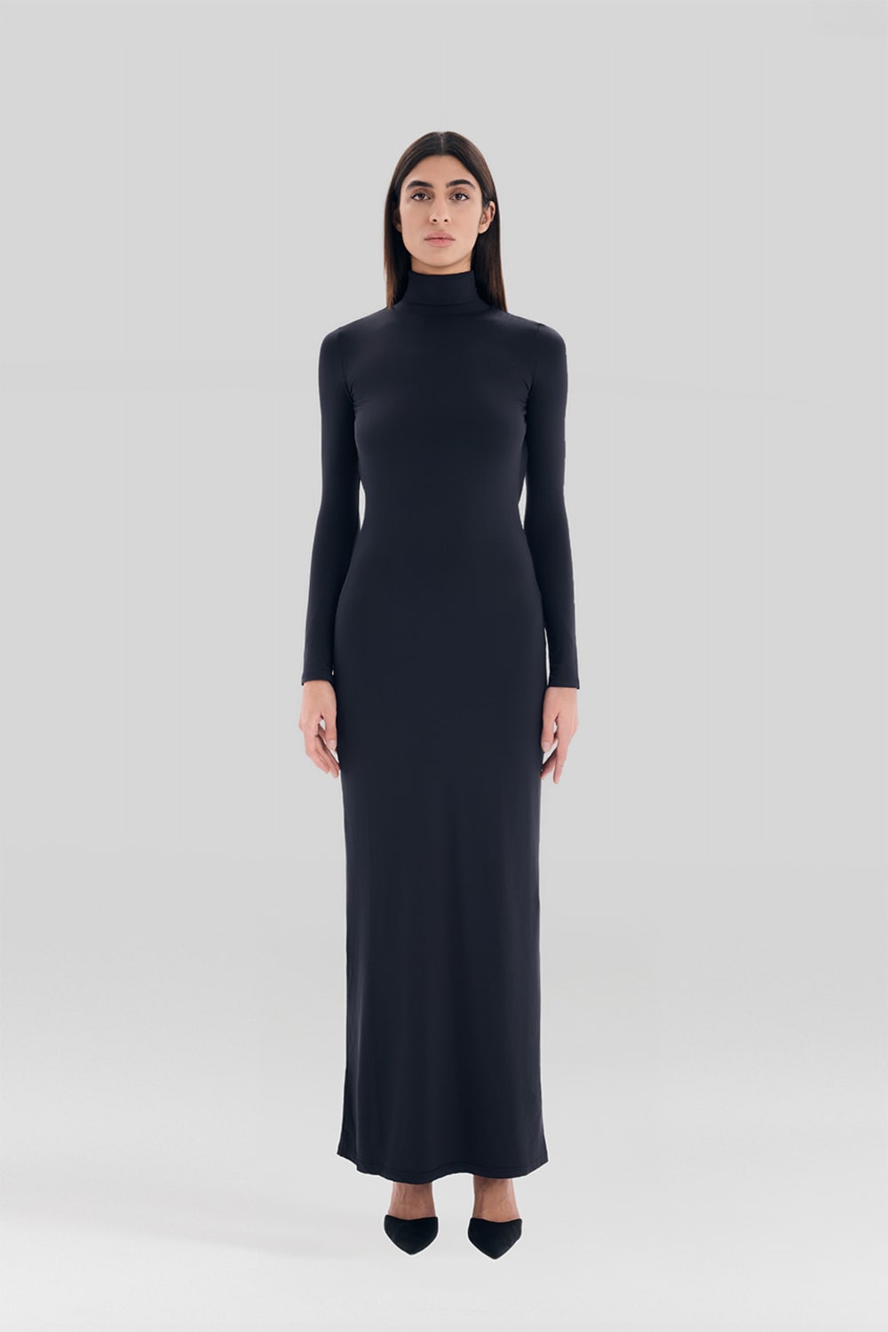 Sertaç Taşdelen-Sırt Dekolteli Uzun Siyah Elbise E 04-Elbise-1-Milagron.com