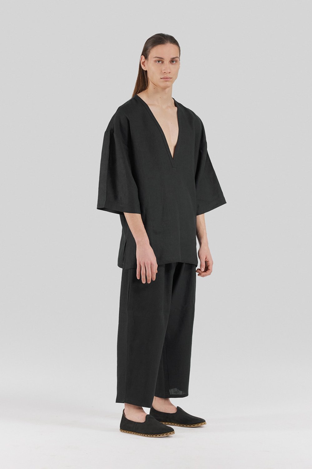 Sertaç Taşdelen-Siyah %100 Keten Derin V Yaka Oversized Erkek T-shirt Model T 09-T-Shirts-2-Milagron.com