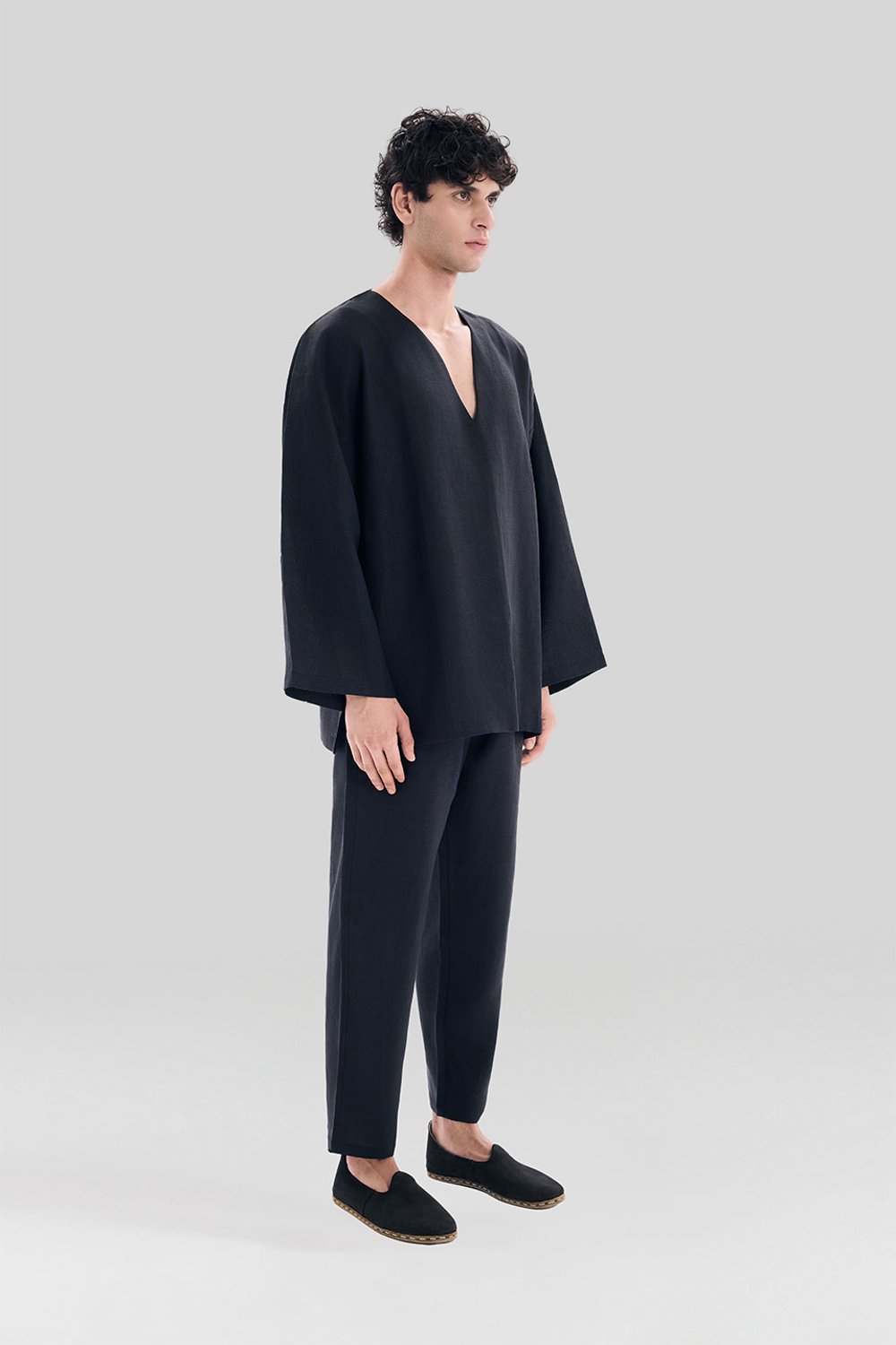 Sertaç Taşdelen-Siyah %100 Keten V Yaka Oversized Erkek T-shirt Model T 16-T-Shirts-2-Milagron.com