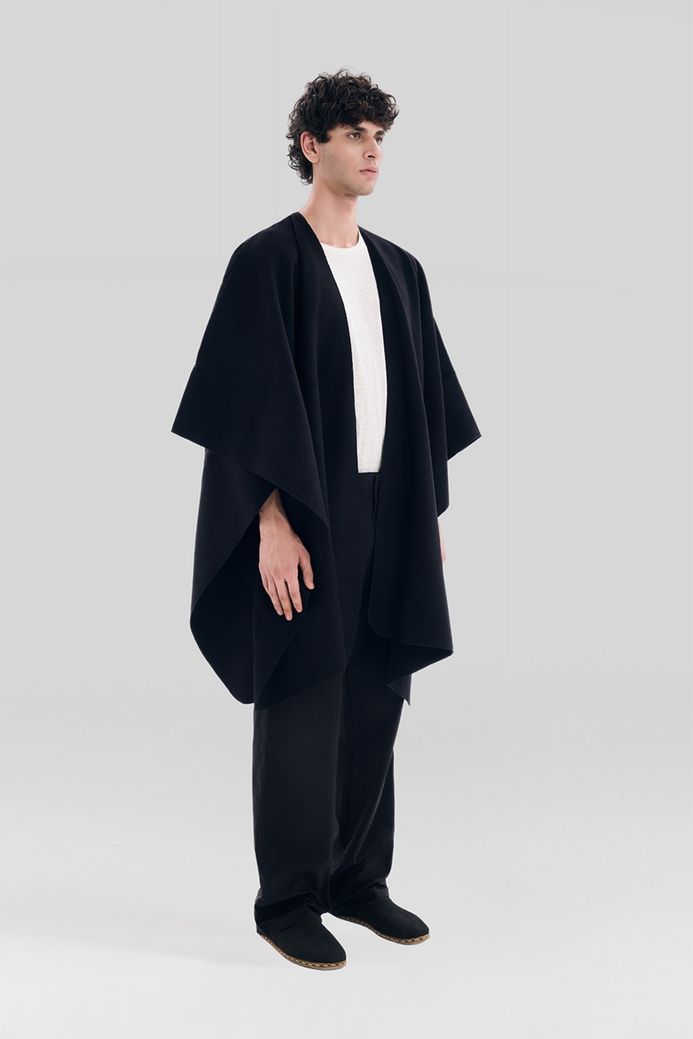 Sertaç Taşdelen-Siyah %100 Yün Çift Taraflı Omuz Oversized Erkek Panço Model R 03-Panço-2-Milagron.com