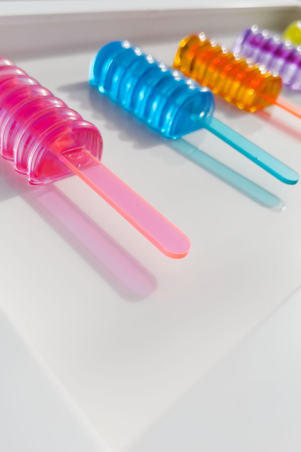 Setoiler-Neon Freeze-Tablo-2-Milagron.com