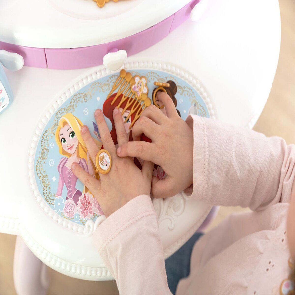 7600320250 Smoby Disney Prensesleri 2Si1 Arada Güzellik Masası Oyun Seti