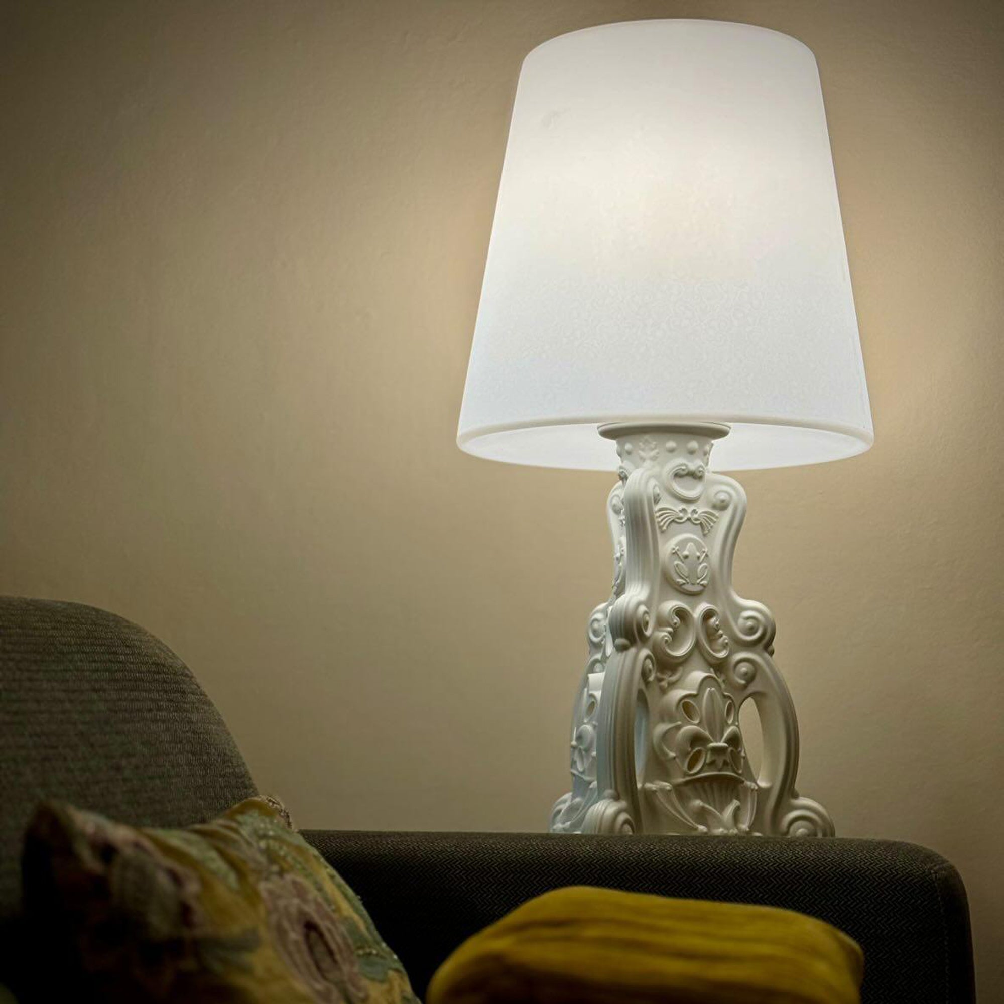 Slide-Lady Of Love Beyaz Masaüstü Aydınlatması-Masa Lambası-2-Milagron.com