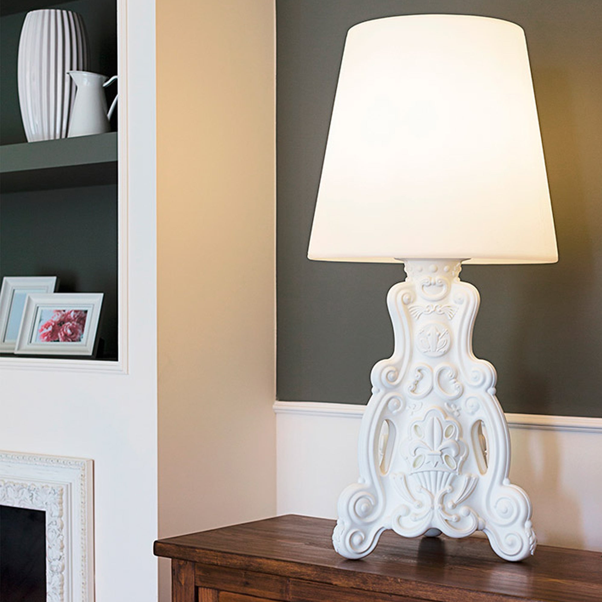 Slide-Lady Of Love Beyaz Masaüstü Aydınlatması-Masa Lambası-4-Milagron.com