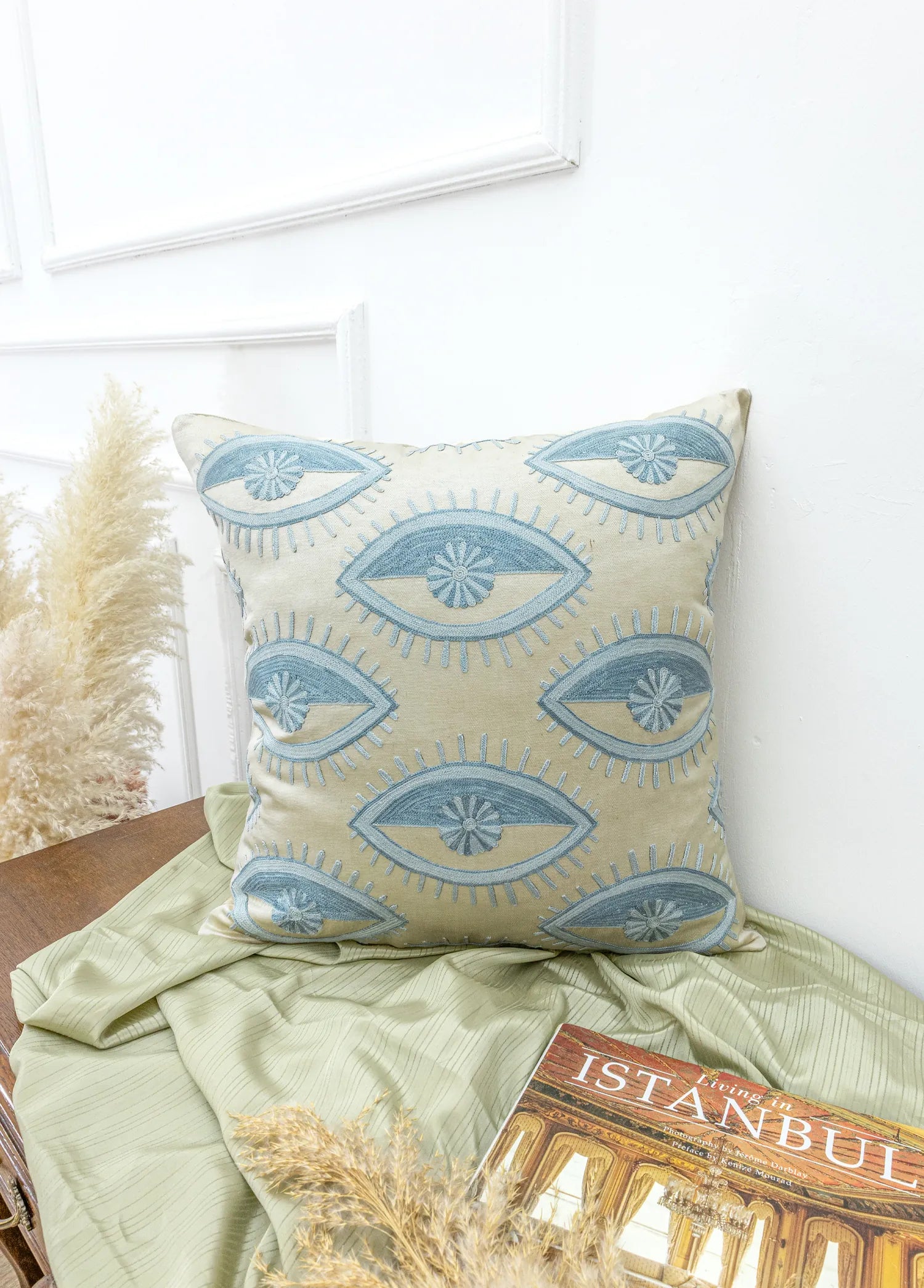 Soho Antiq-Adal Göz Desenli Kırlent 50x50 Cm-Kırlent-2-Milagron.com