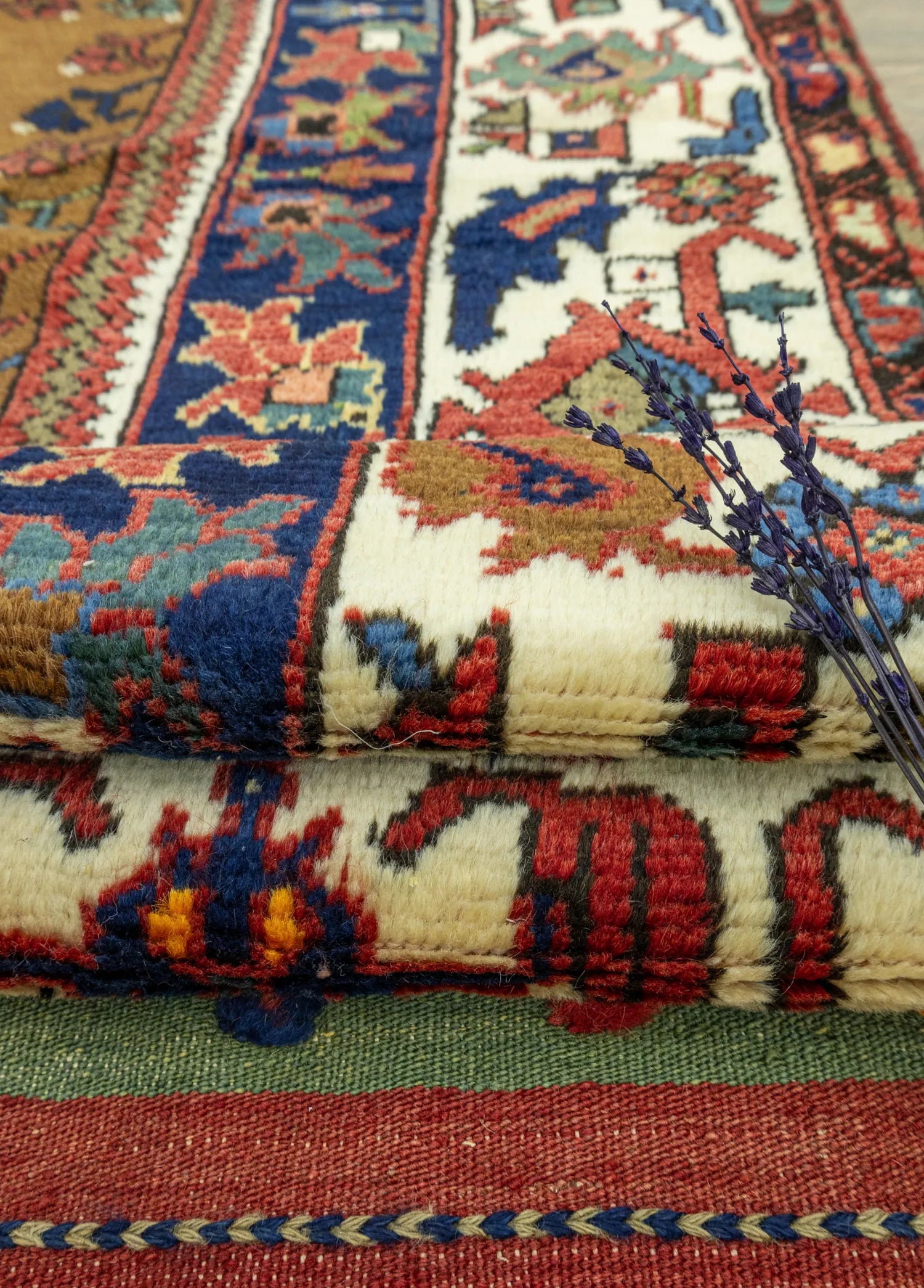 Soho Antiq-Bukan El Dokuma Dazkırı Halısı 128x147 Cm-4-Milagron.com