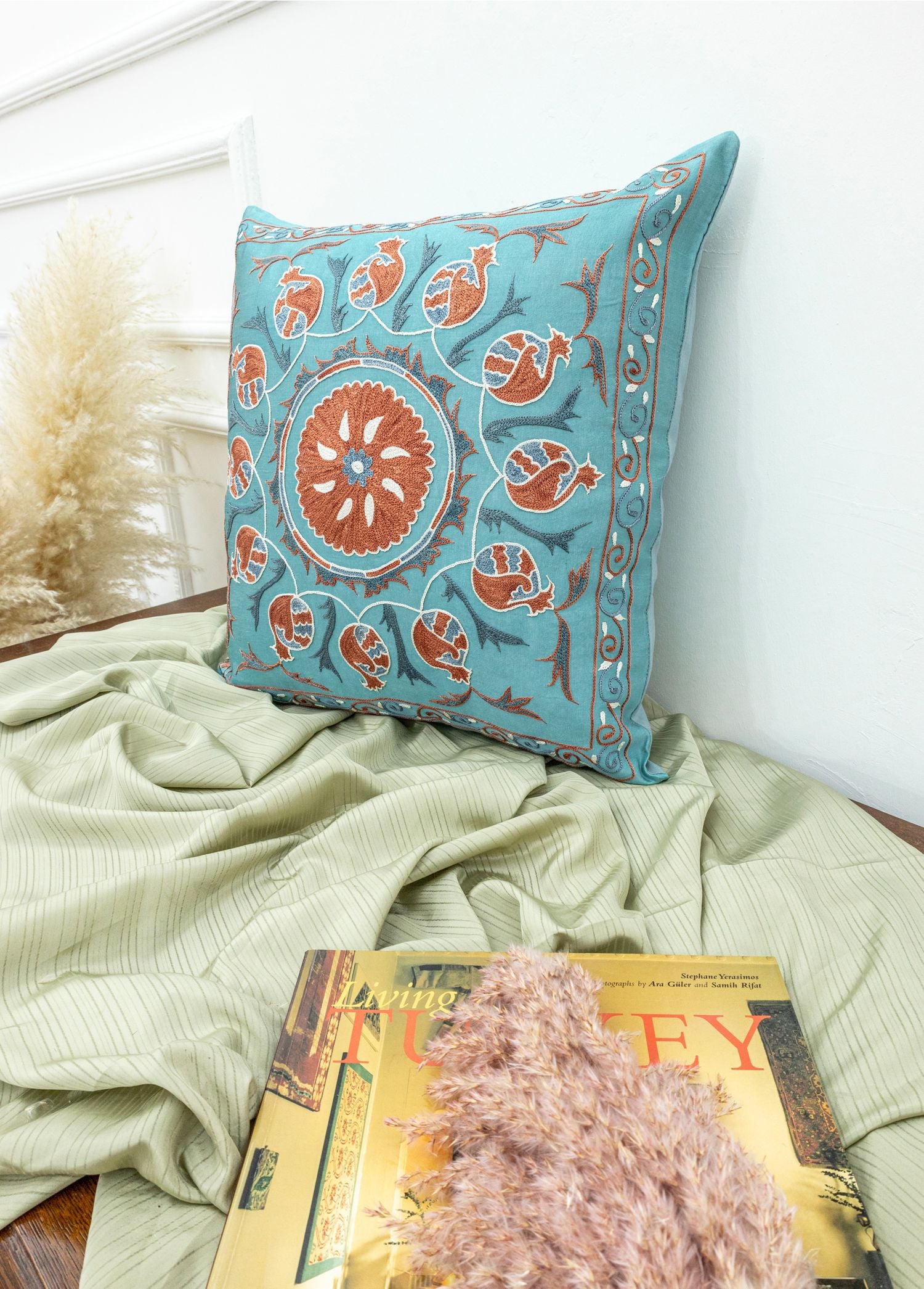 Soho Antiq-Cliff İpek İşlemeli Dekoratif Suzani Yastık 50x50 Cm-Yastık-2-Milagron.com