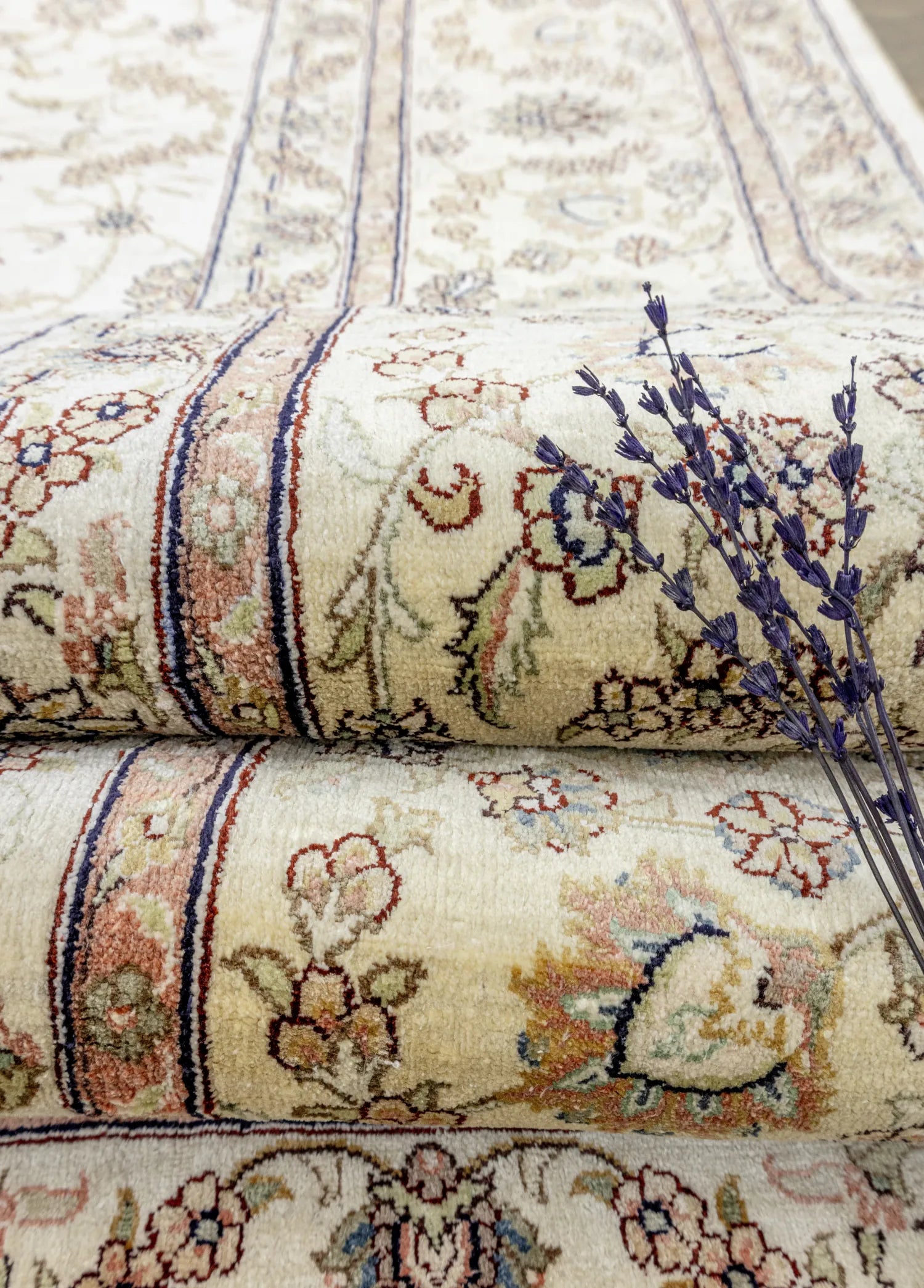 Soho Antiq-Dilemer El Dokuma İpek Halı 248x296 Cm-4-Milagron.com