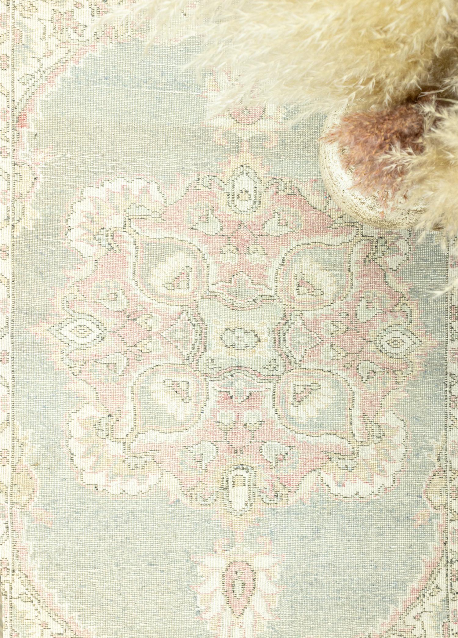 Soho Antiq-Gilan Madalyon Tasarımlı El Dokuma Halı 109x212 Cm-Halı-3-Milagron.com