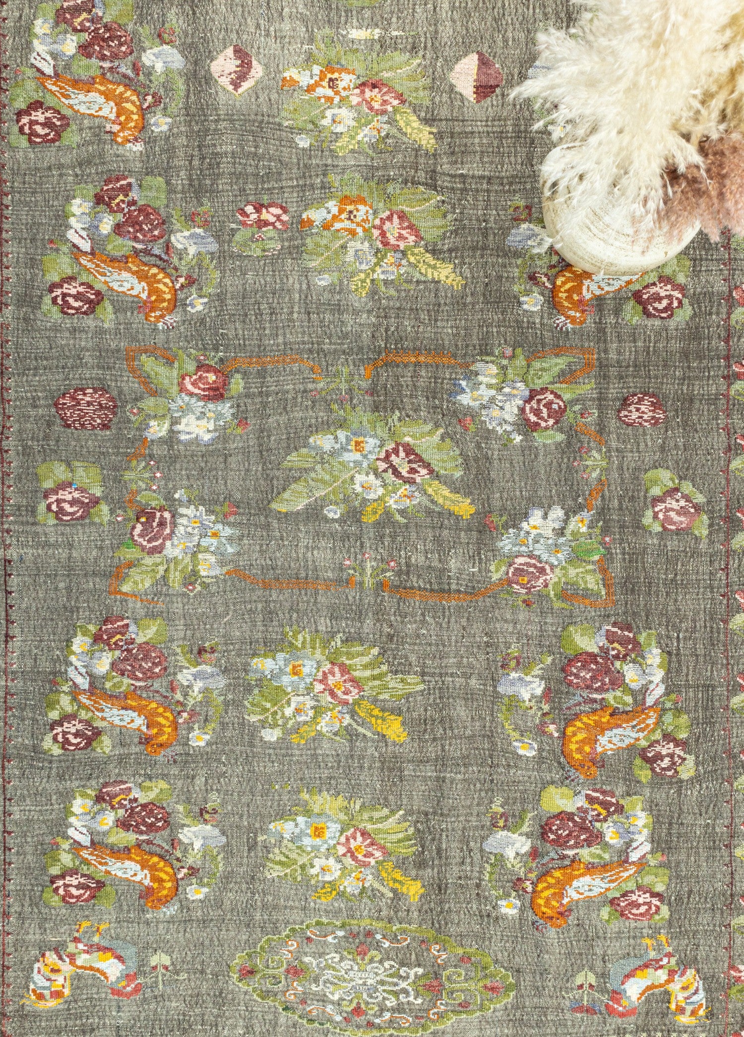 Soho Antiq-Setenay Kanaviçe İşlemeli El Dokuma Yün Kilim 154x221 Cm-Halı-3-Milagron.com