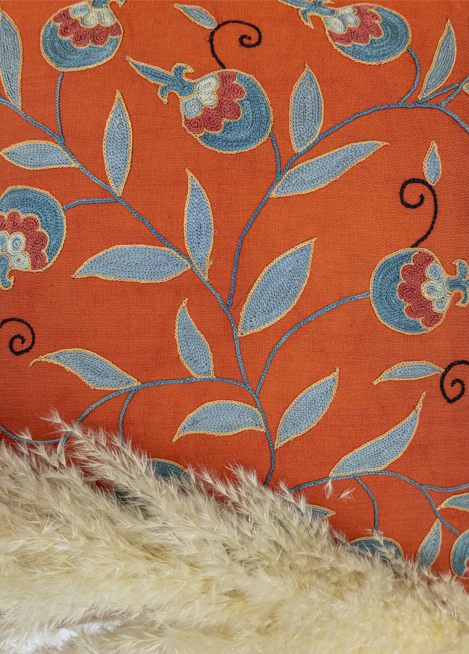 Soho Antiq-Zeta Dekoratif İpek Kırlent 50x50 Cm-3-Milagron.com