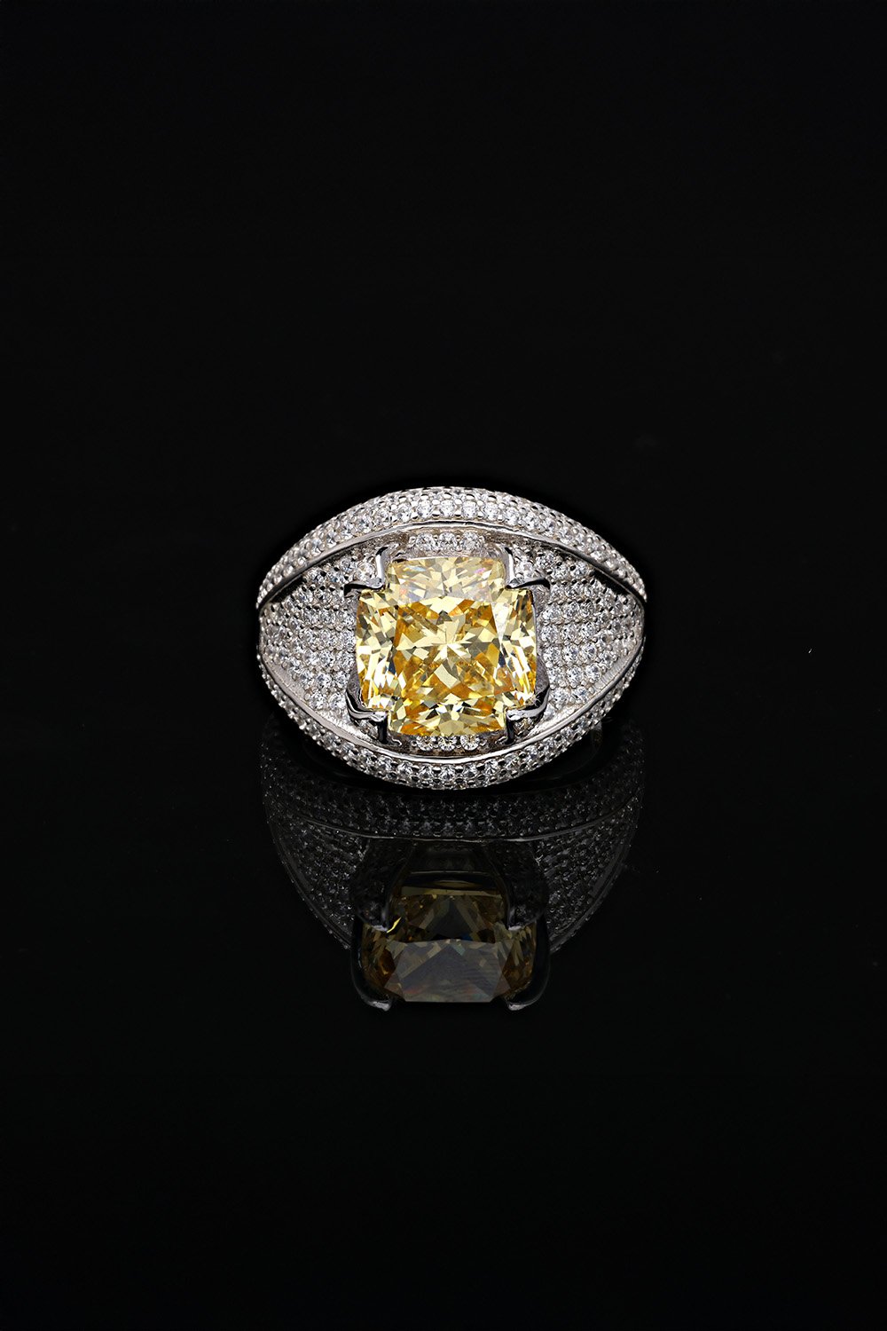 SooSilky-Cushion Tektaş Ve Pave Montürlü Yüzük-Yüzük-1-Milagron.com