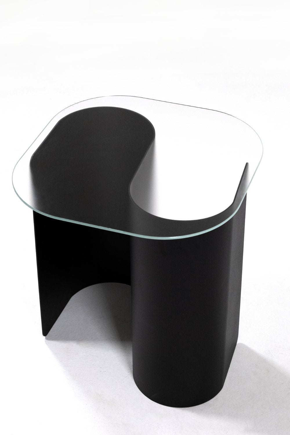 Sotil Studio-Silhouette Yan Sehpa-Sehpa-1-Milagron.com