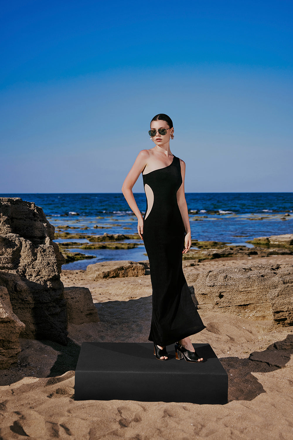 Signe Cut-out Detailed Maxi Dress - 1