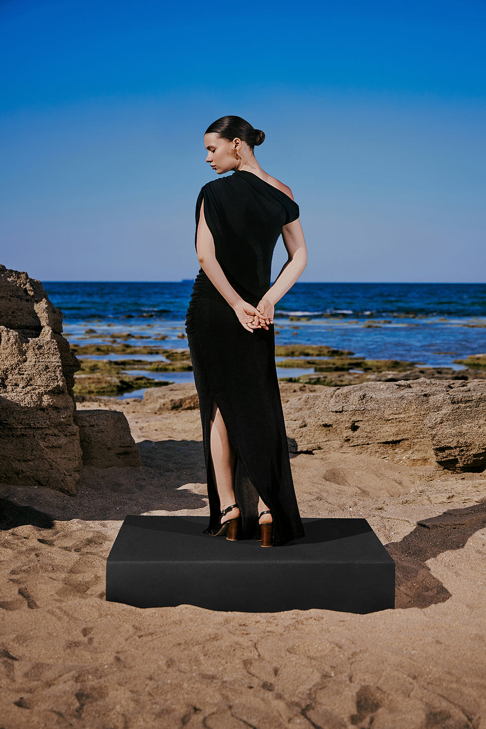 Ylva Cut-out Detailed & Ruched Maxi Dress - 5