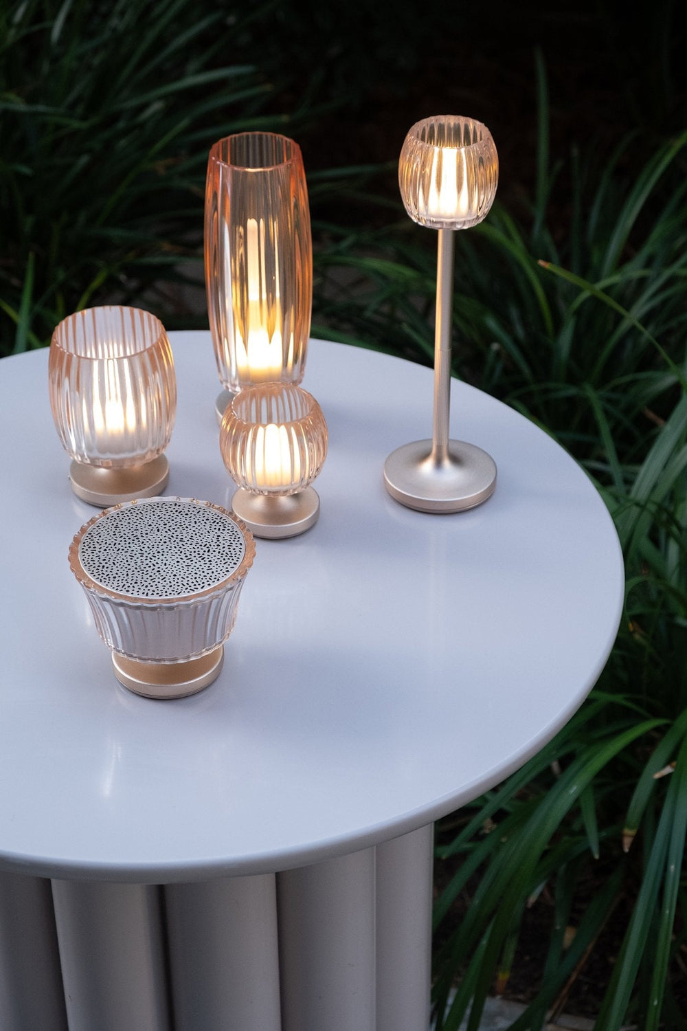 Stylistic-Stylistic Hari Waves Bistro Lamba Gold-Masa Lambası-2-Milagron.com