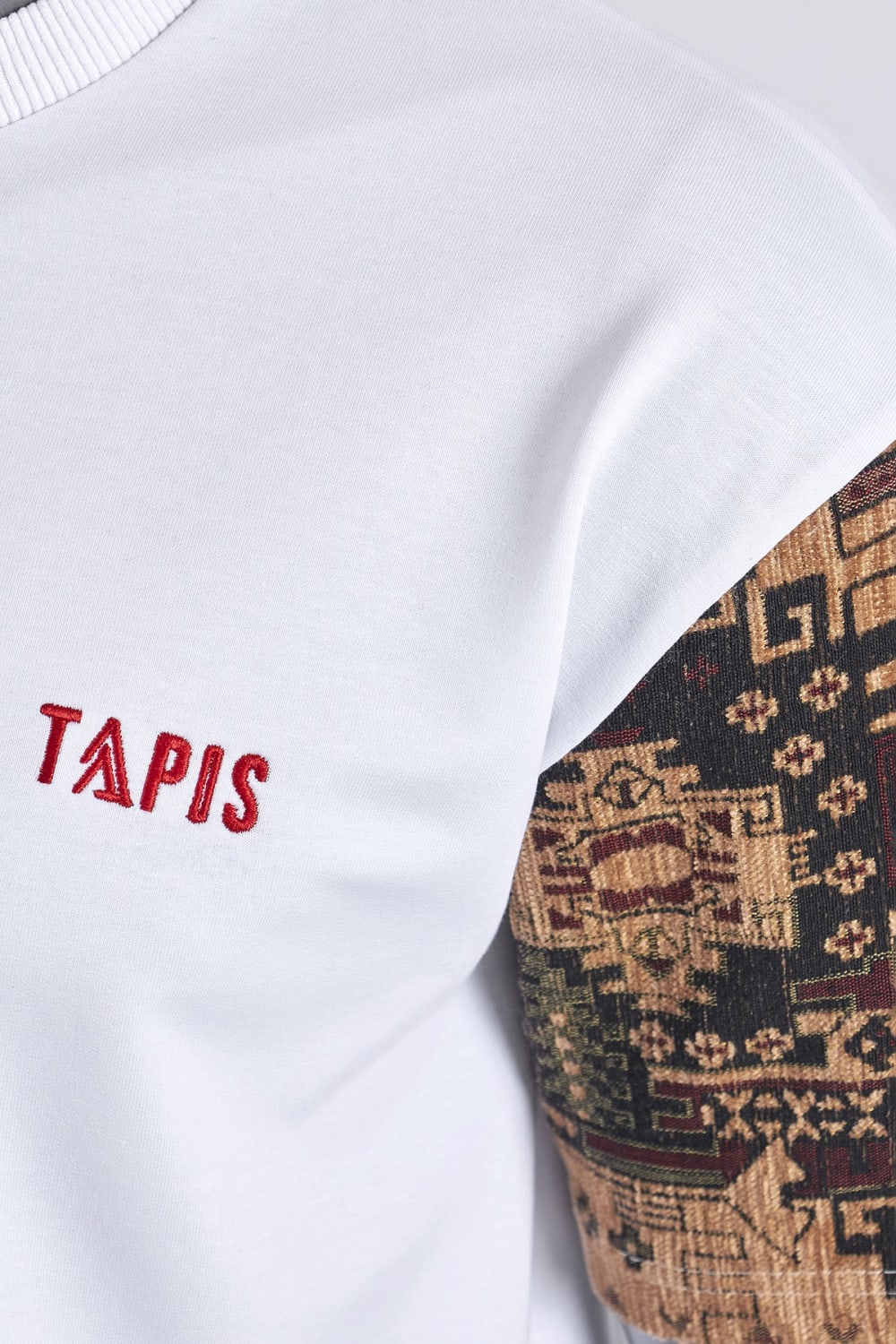 Tapis-Essentials 010-T-Shirts-2-Milagron.com