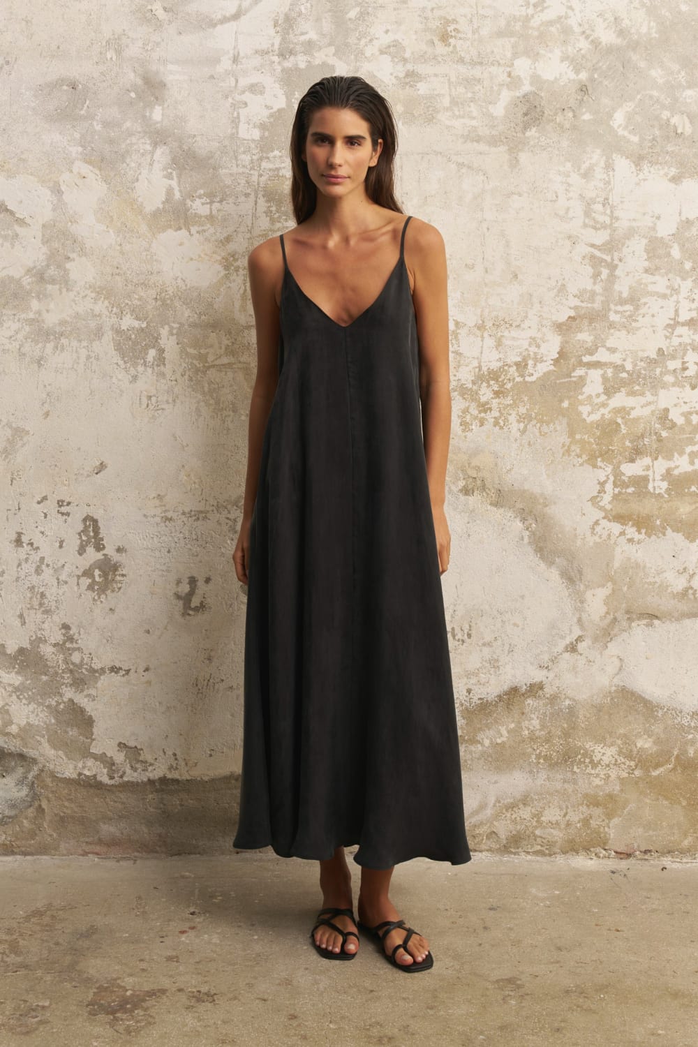 The Handloom-Lucid Flow Maxi Dress Black-Elbise-1-Milagron.com