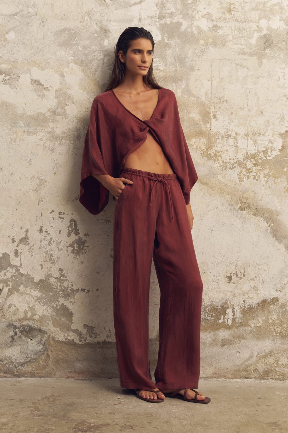 The Handloom-Lucid Flow Tie Pants Burgundy-Pantolon-2-Milagron.com