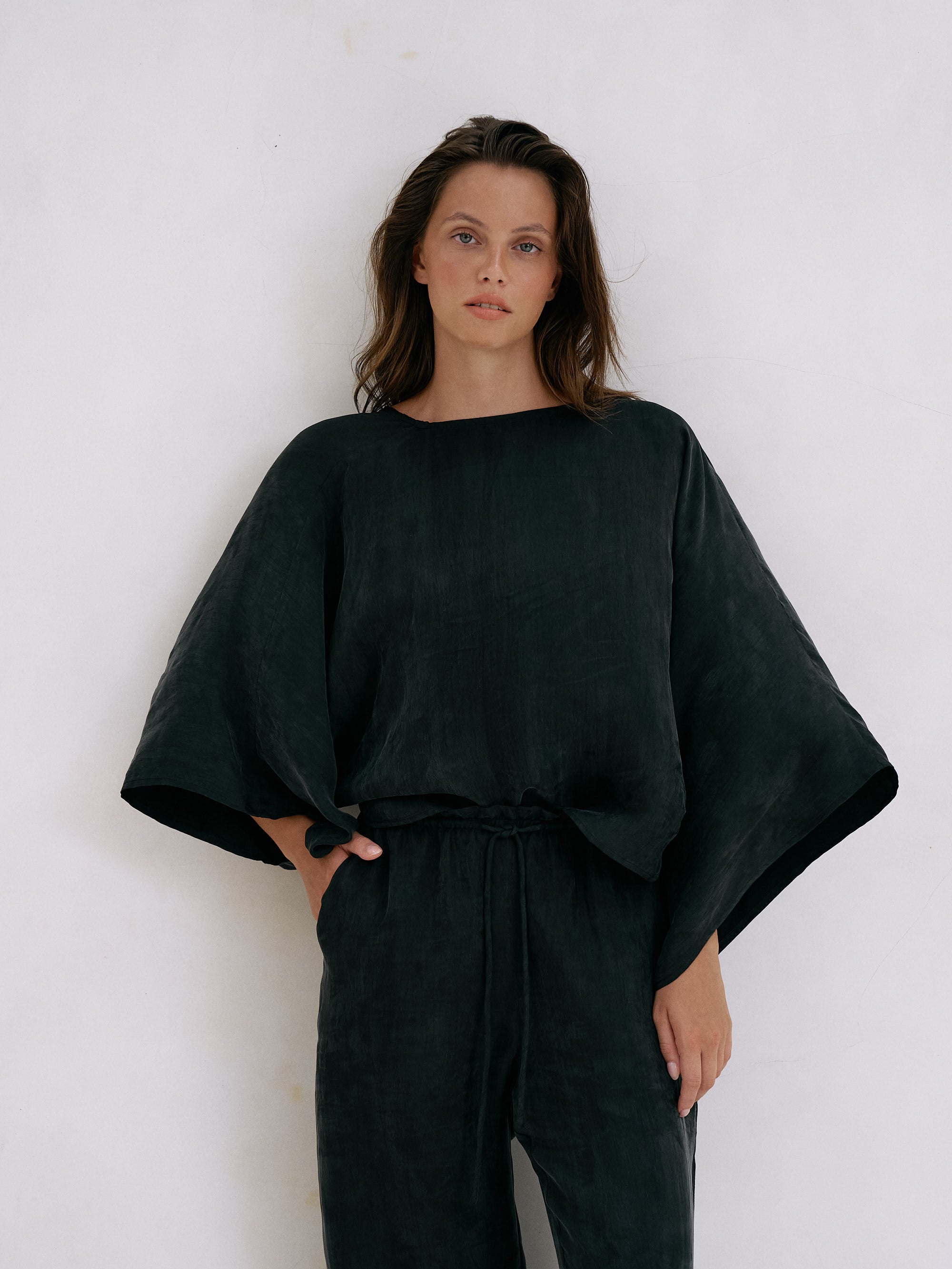 The Handloom-Lucid Knot Top Black-Gömlek-2-Milagron.com