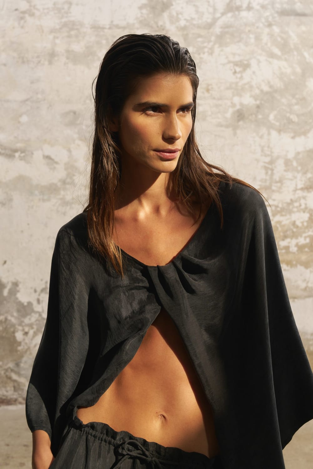 The Handloom-Lucid Knot Top Black-Gömlek-4-Milagron.com