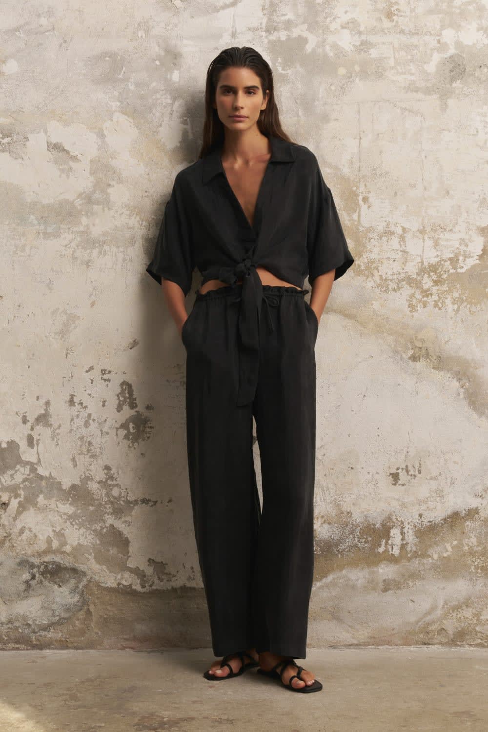 The Handloom-Lucid Tie Shirt Black-Gömlek-1-Milagron.com