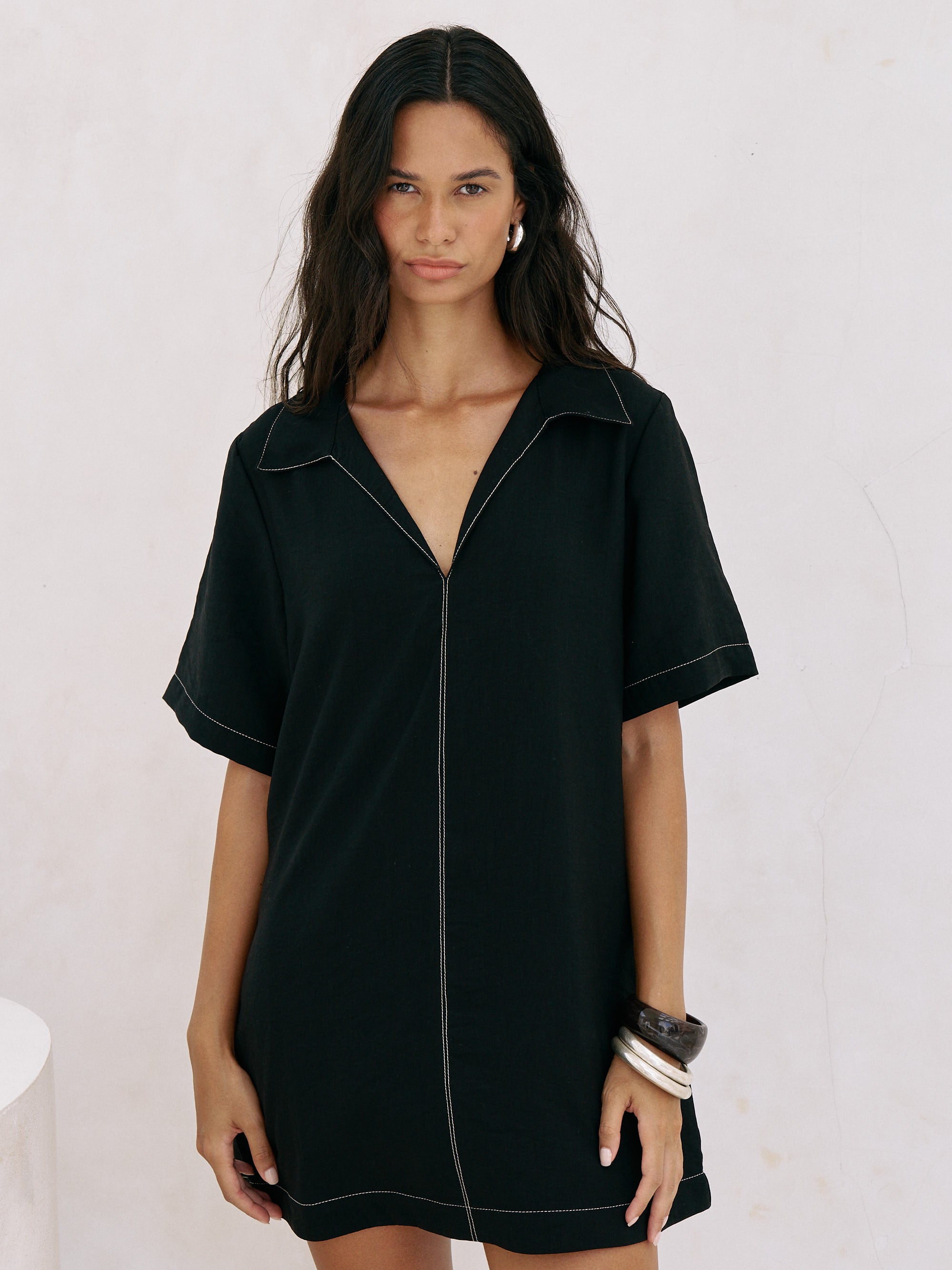 The Handloom-Mae Popover Mini Dress Black-Elbise-3-Milagron.com