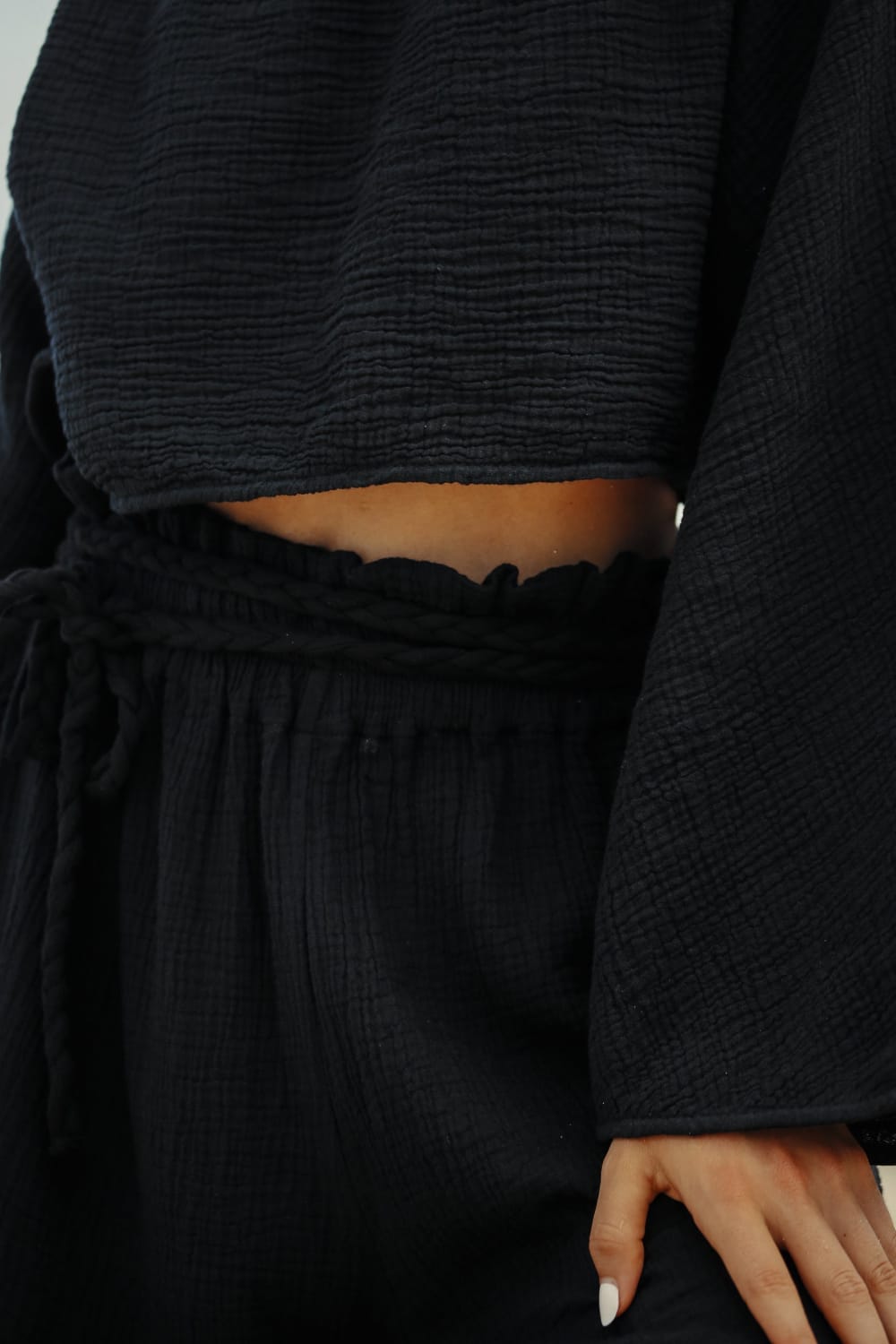 The Handloom-Paloma Paper Bag Pants Black-Pantolon-6-Milagron.com