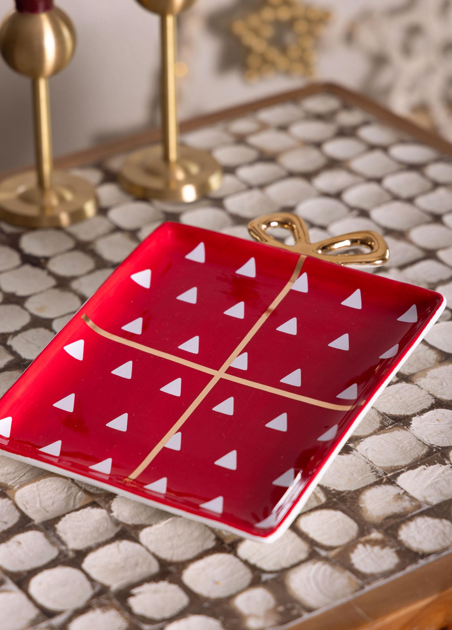 Fiyonk Figürlü Servis Tabağı Krımızı 22X17 Cm