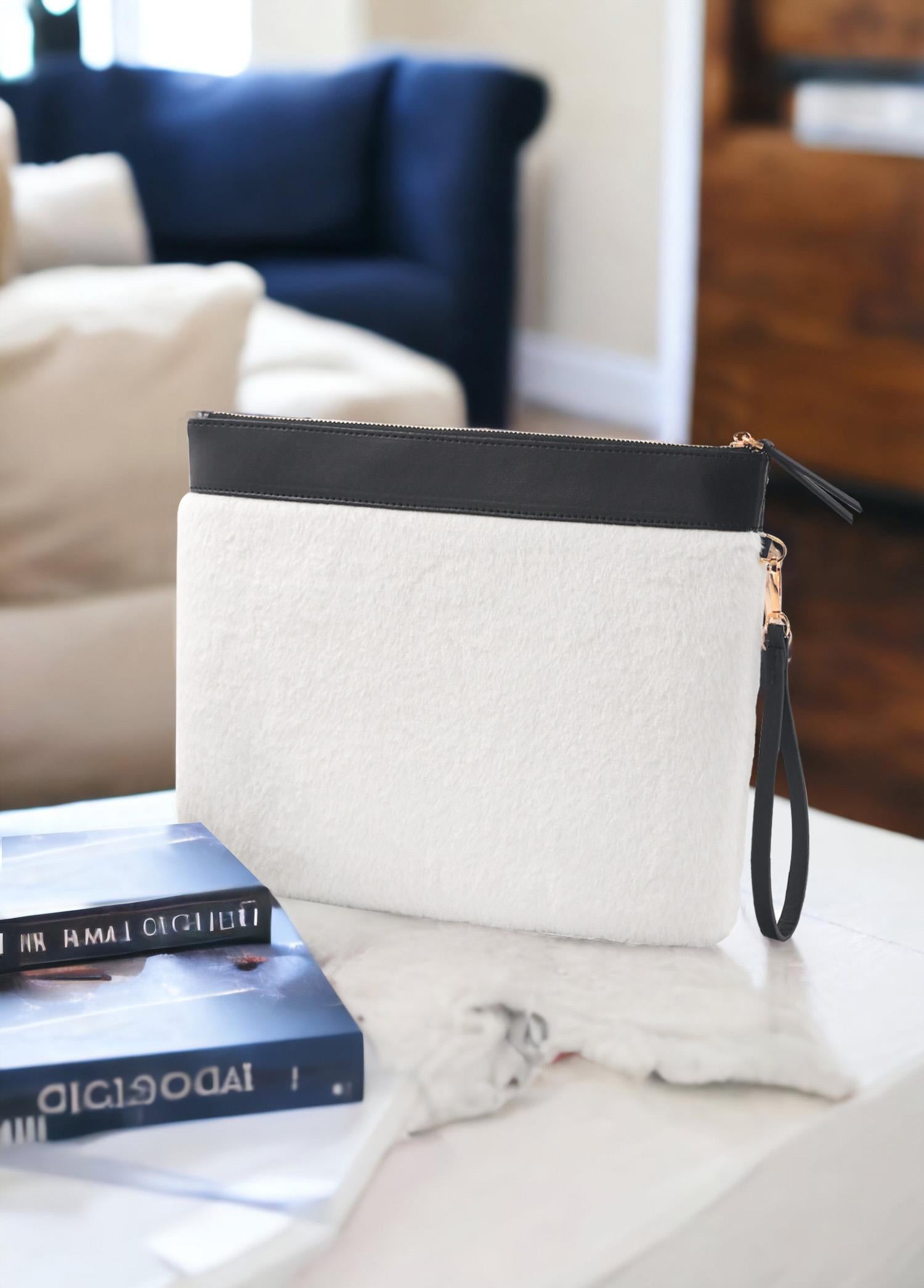 Peluş Clutch Çanta Beyaz 26X33 Cm