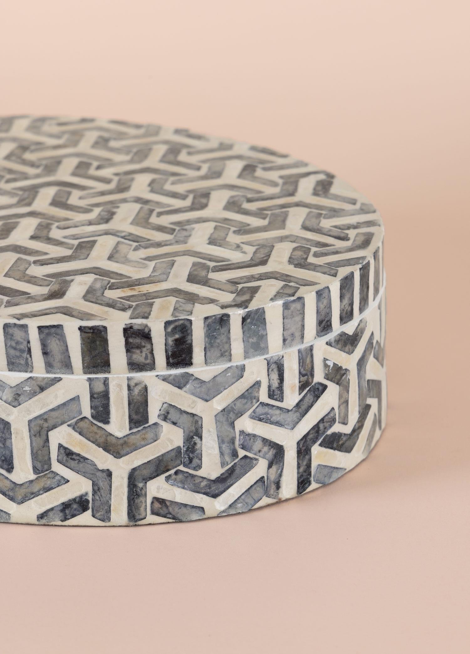 Sedef Yuvarlak Kutu 30X23X8 Cm Tlc0090