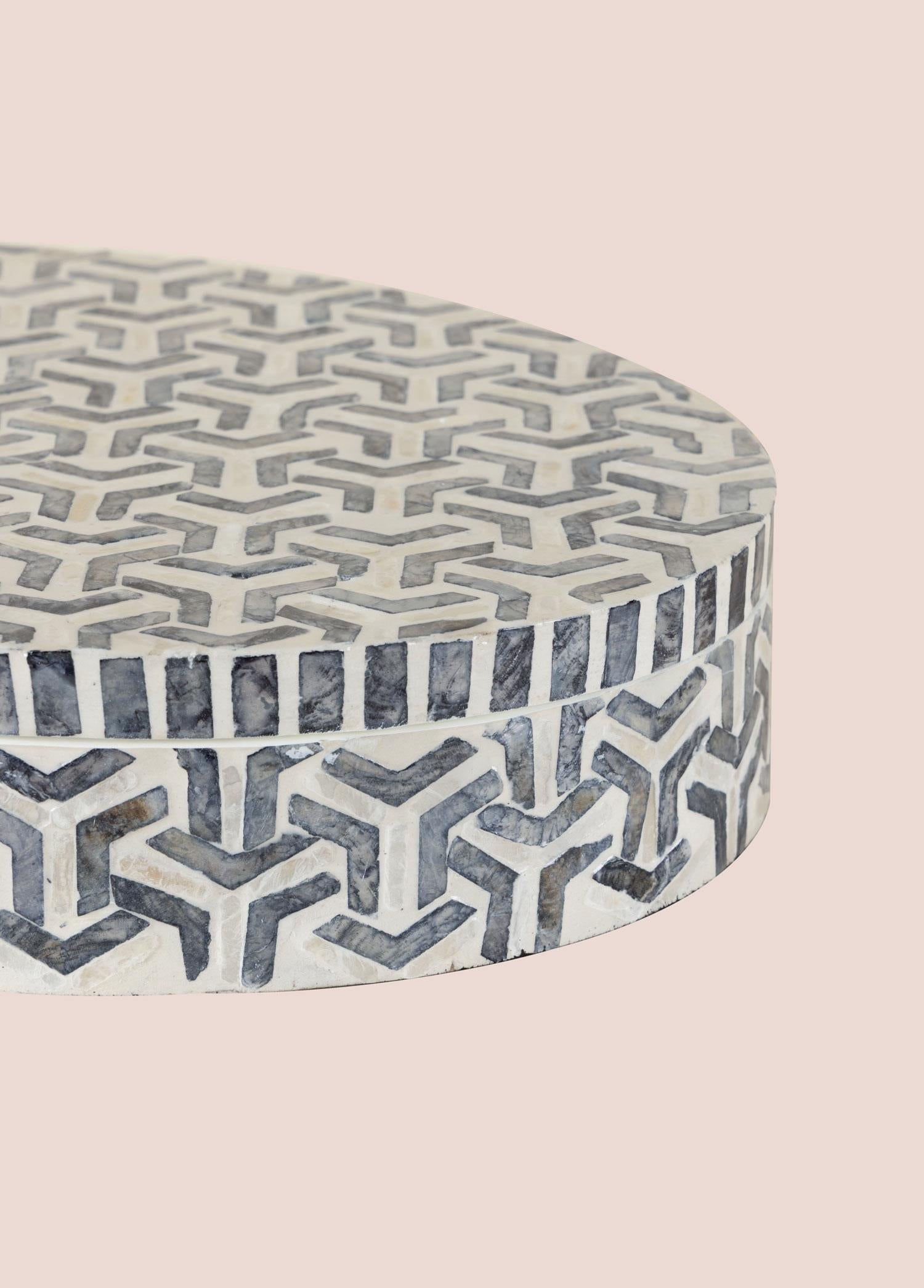 Sedef Yuvarlak Kutu 40X30X8 Cm Tlc0089