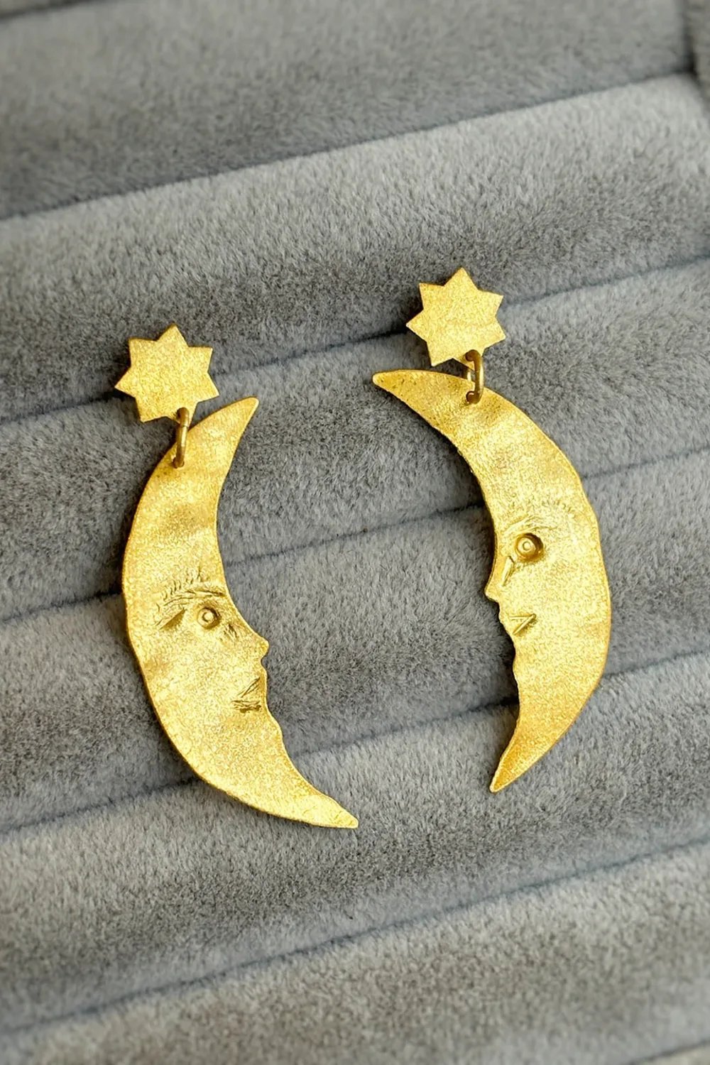 The Pheia-Ay Ve Yıldız Plaka Küpe | 925 Ayar Gümüş-Küpe-1-Milagron.com