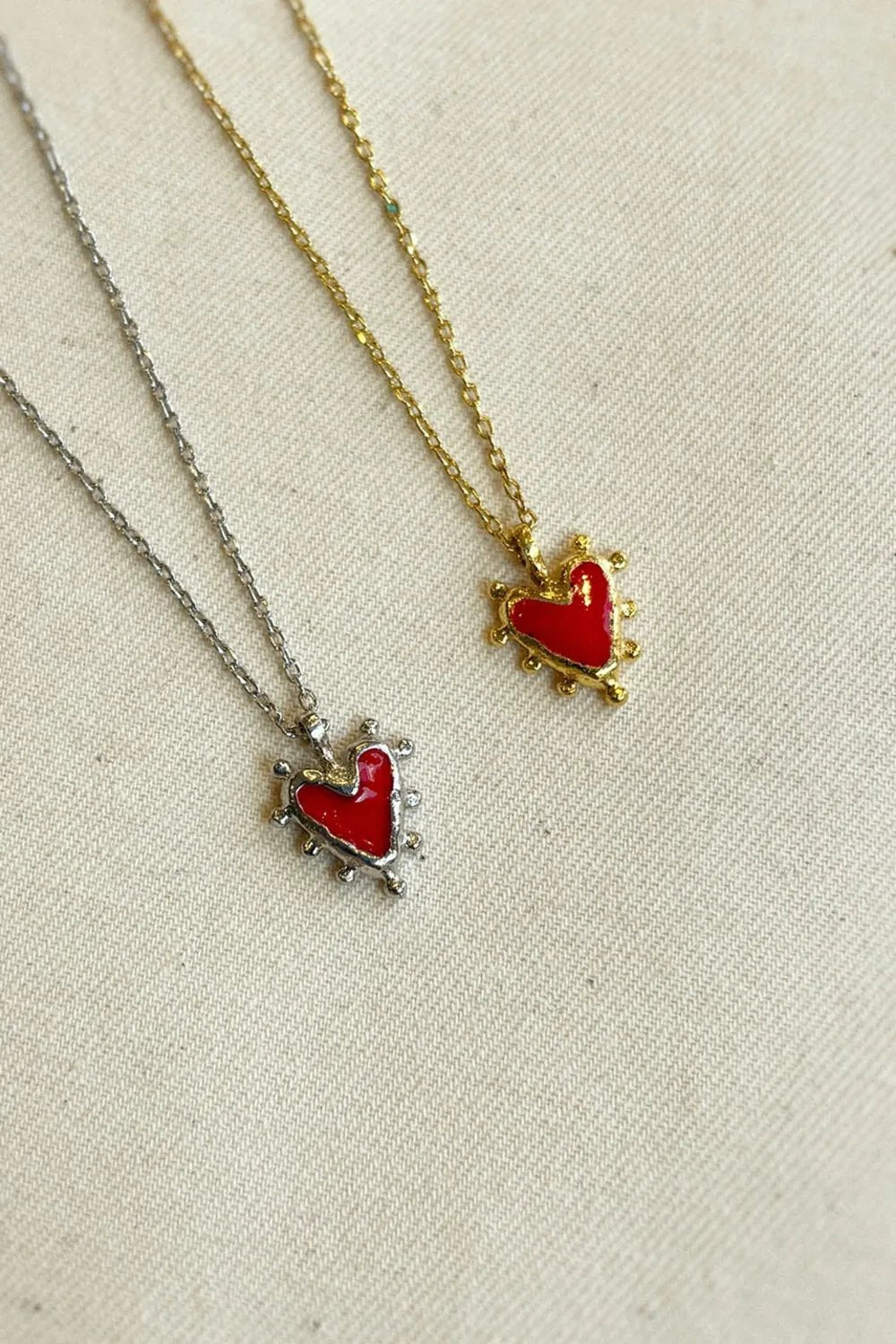 The Pheia-Kırmızı Mineli Minik Kalp Kolye | 925 Ayar Gümüş-Kolye-4-Milagron.com