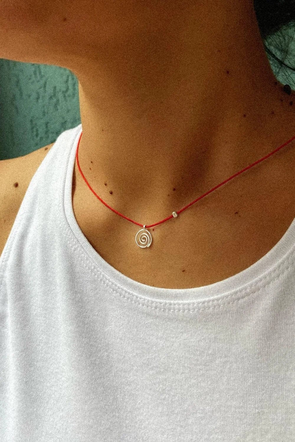 The Pheia-Spiral Güneş Kırmızı İp Kolye | 925 Ayar Gümüş-Kolye-1-Milagron.com