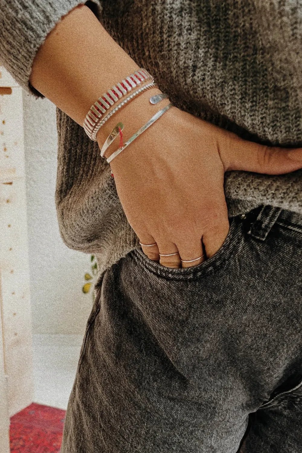 The Pheia-Yassı Kelepçe Bileklik | 925 Ayar Gümüş-Bileklik-1-Milagron.com